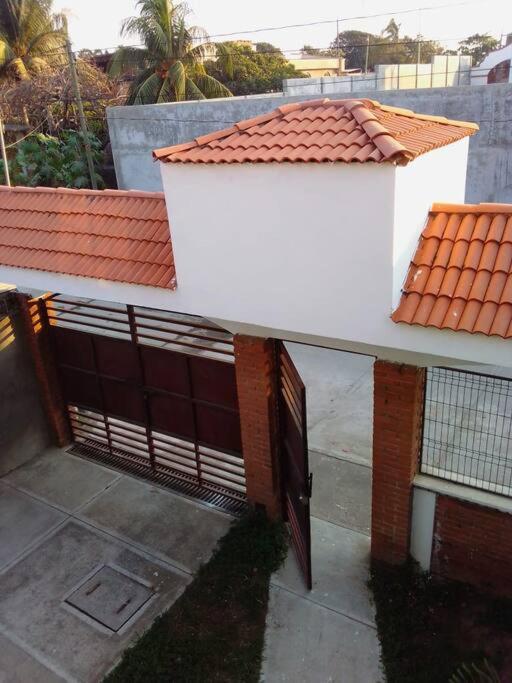 Three-Bedroom House photo 2