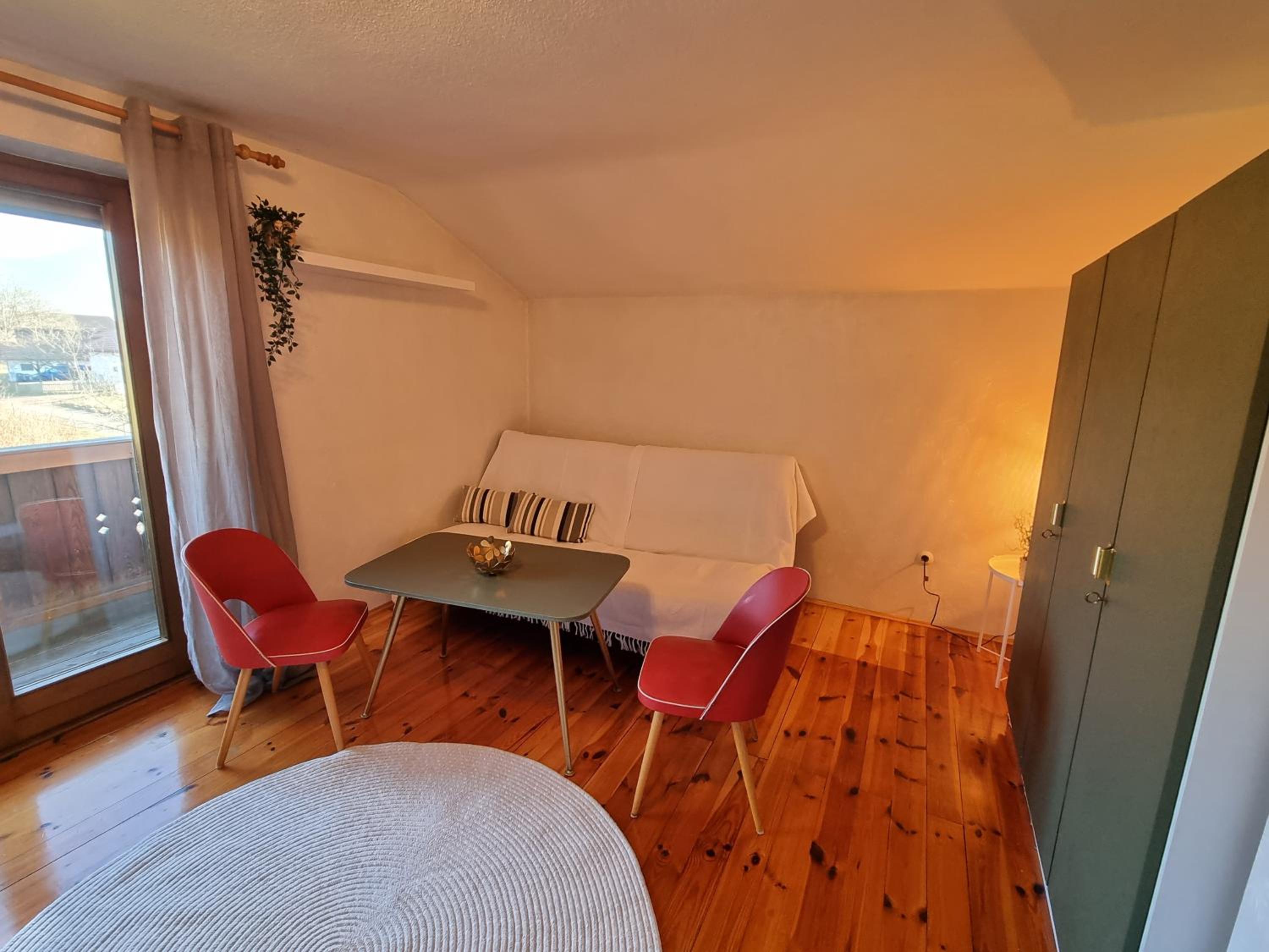 One-Bedroom Apartment photo 2