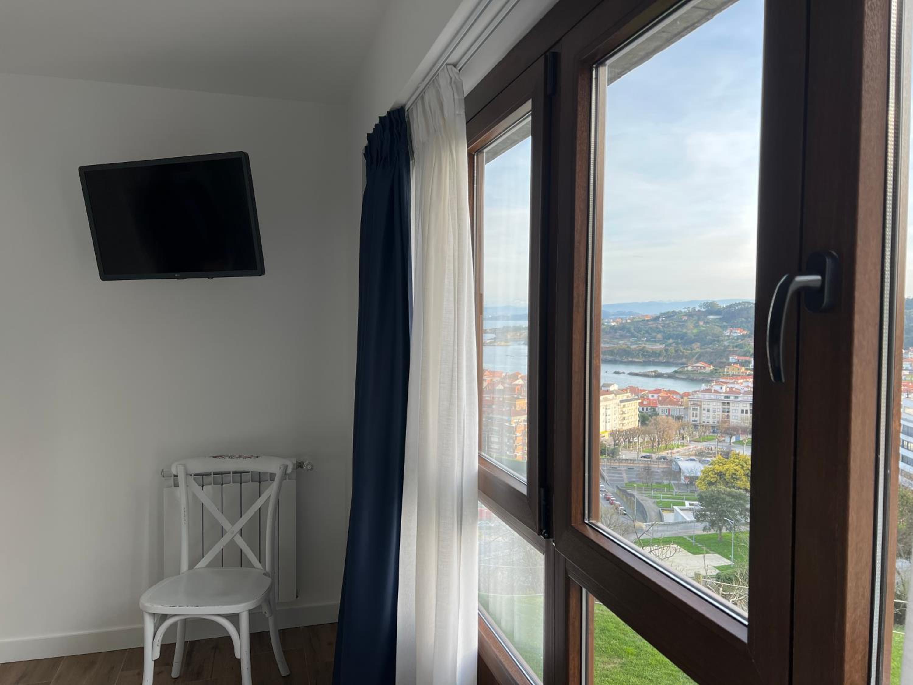 Deluxe Double Room with Sea View - Photo 2