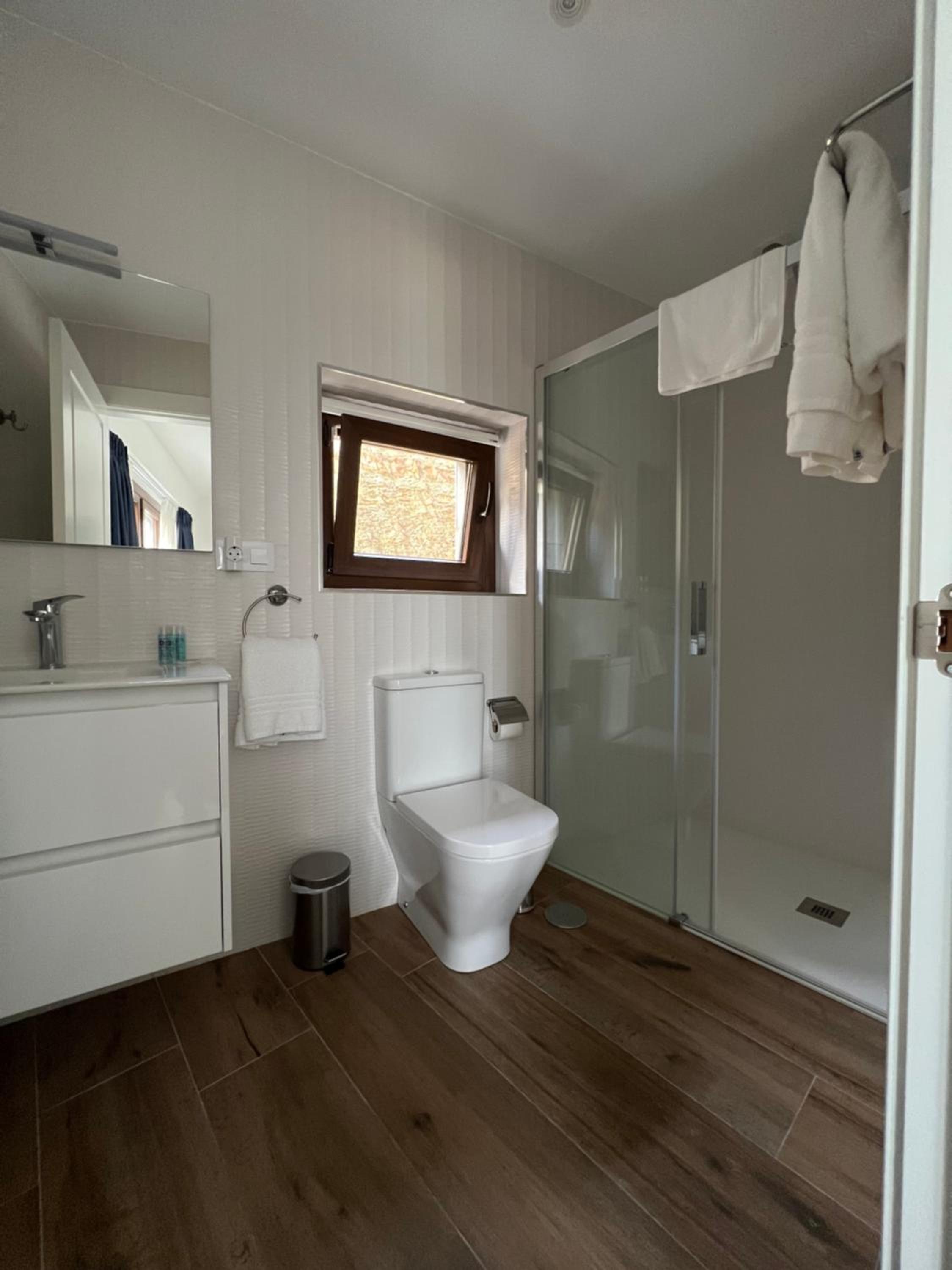 Deluxe Double Room with Sea View - Photo 4