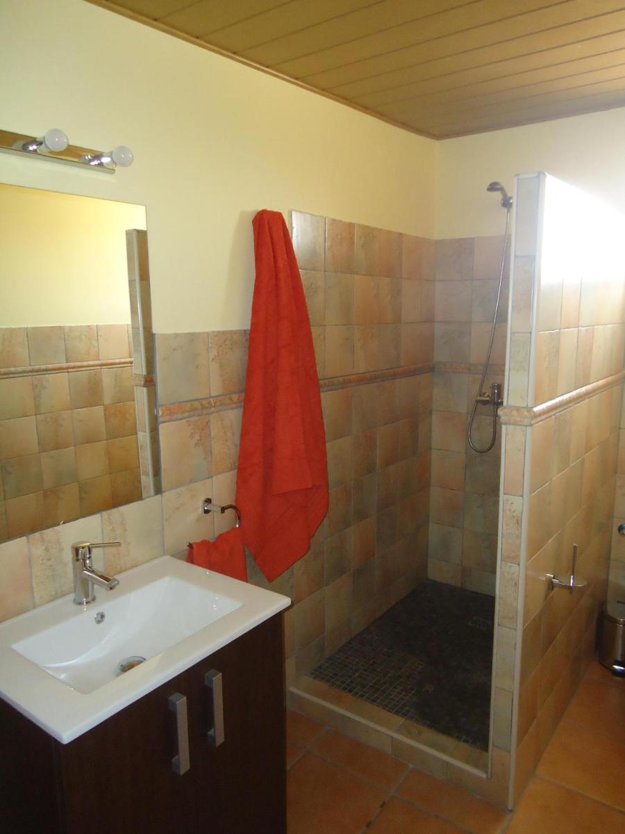 Two-Bedroom House photo 3