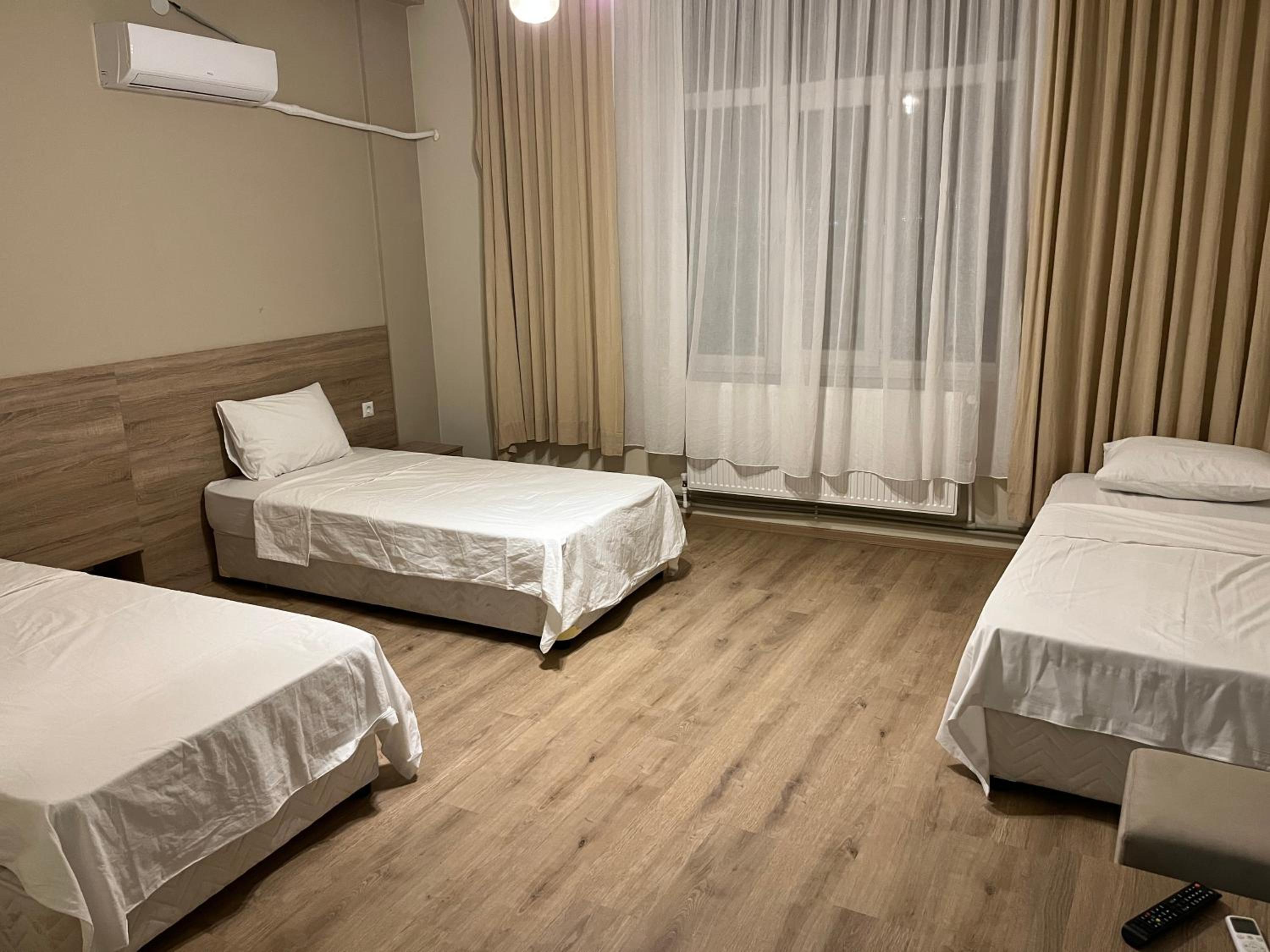Budget Triple Room - Photo 14