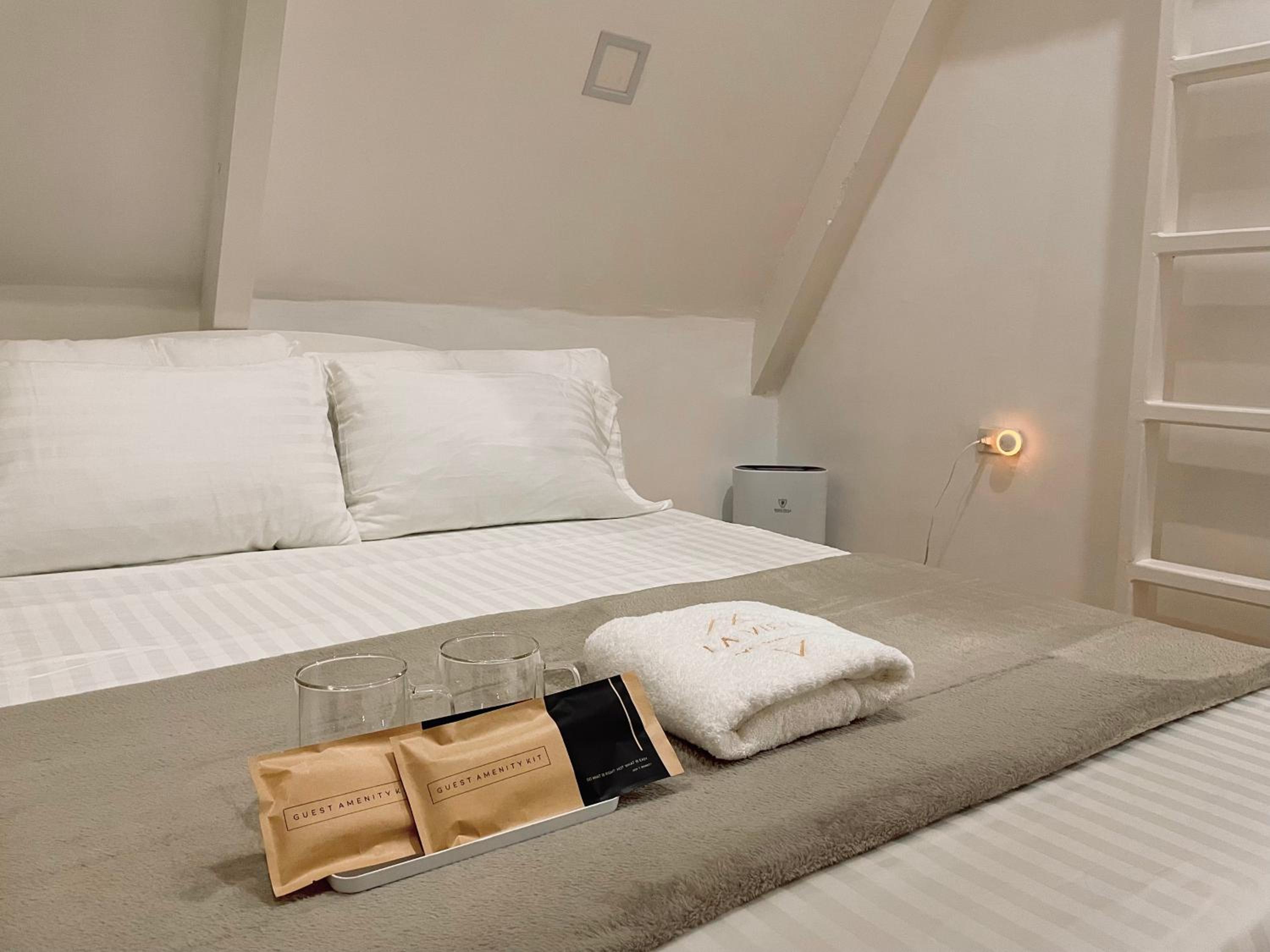 Double or Twin Room with Mountain View - Photo 6