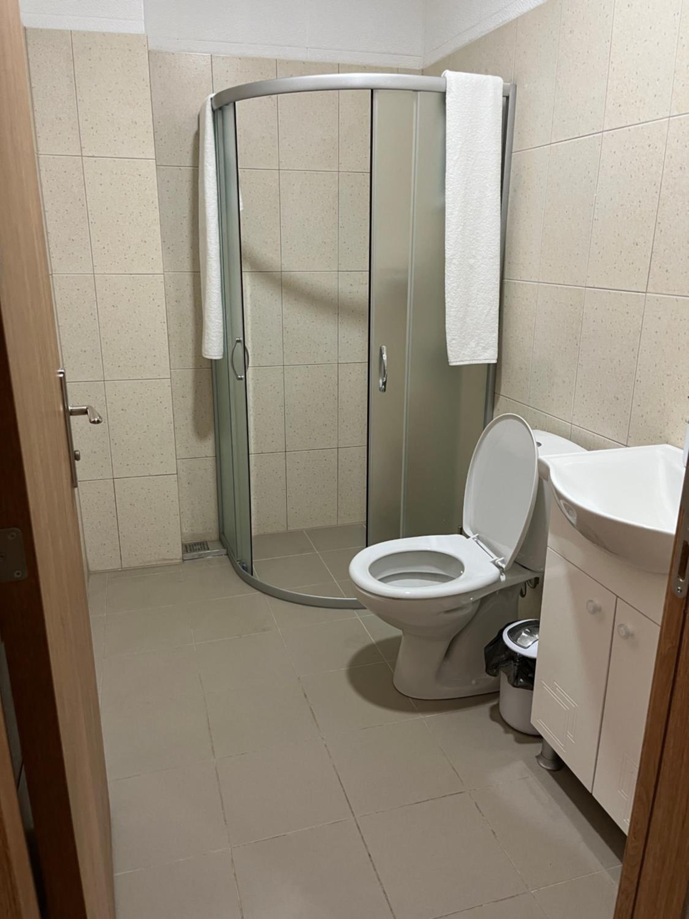 Standard Double Room - Photo 8
