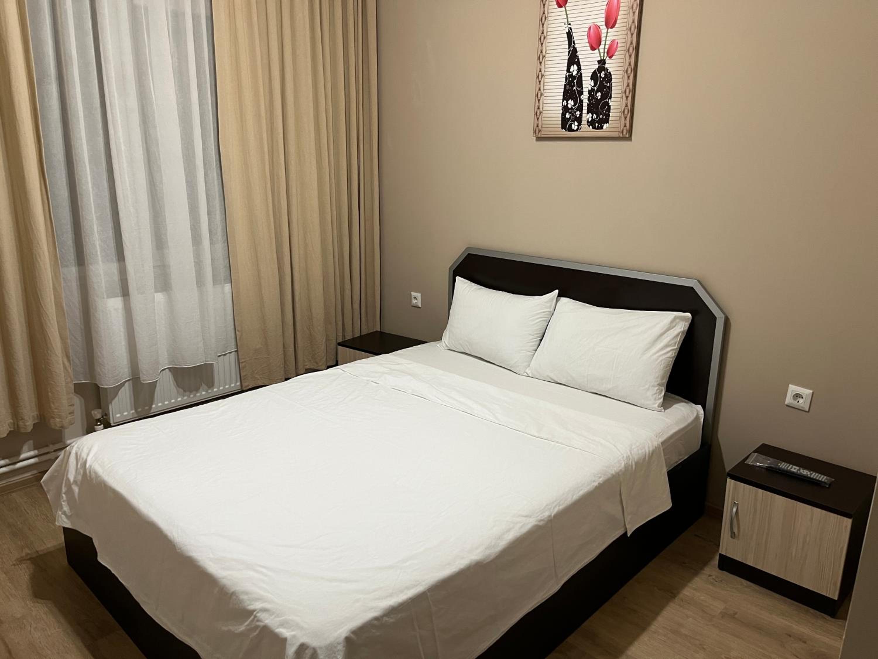 Standard Double Room - Photo 9