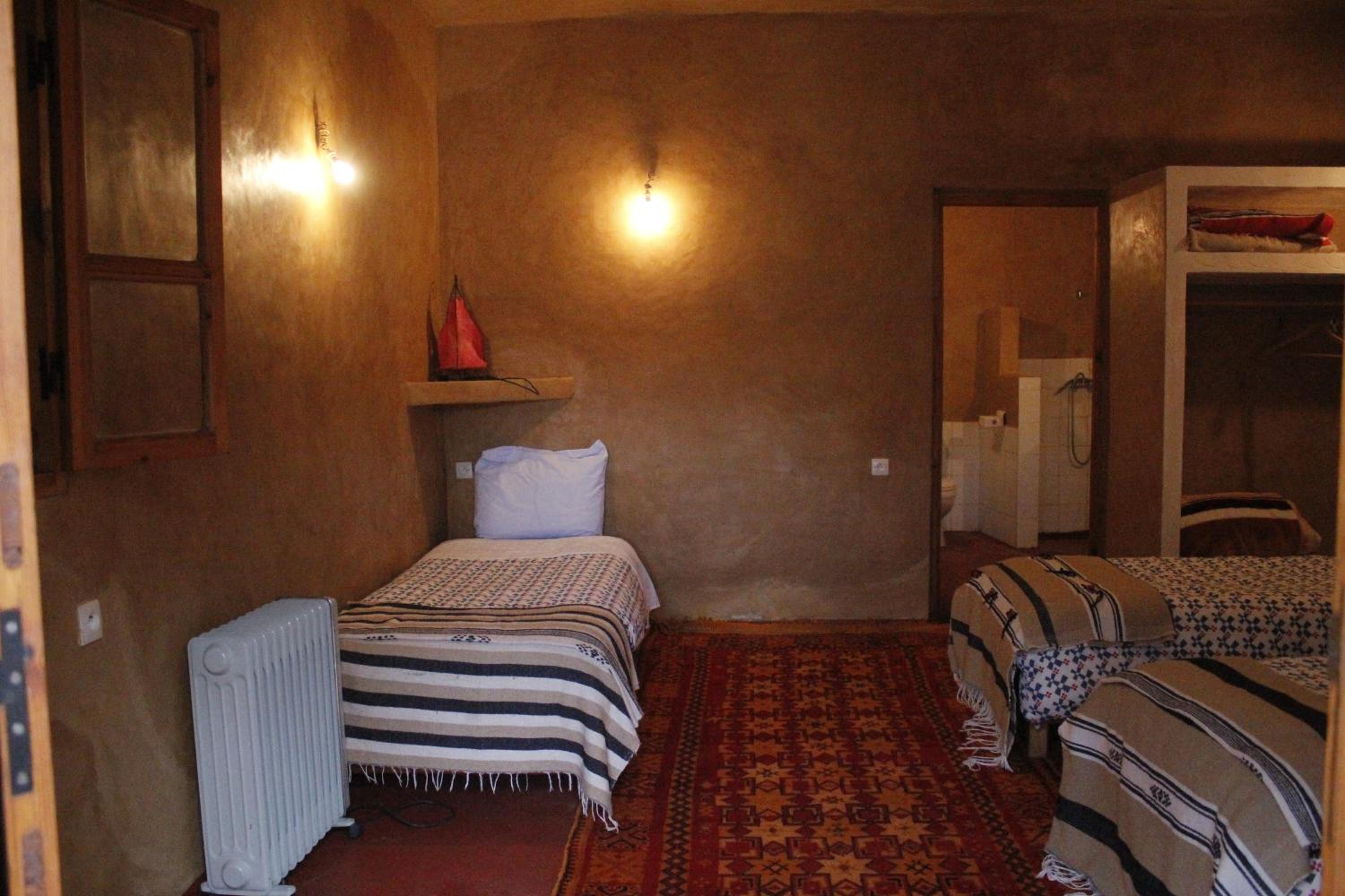 Triple Room with Private Bathroom - Photo 1