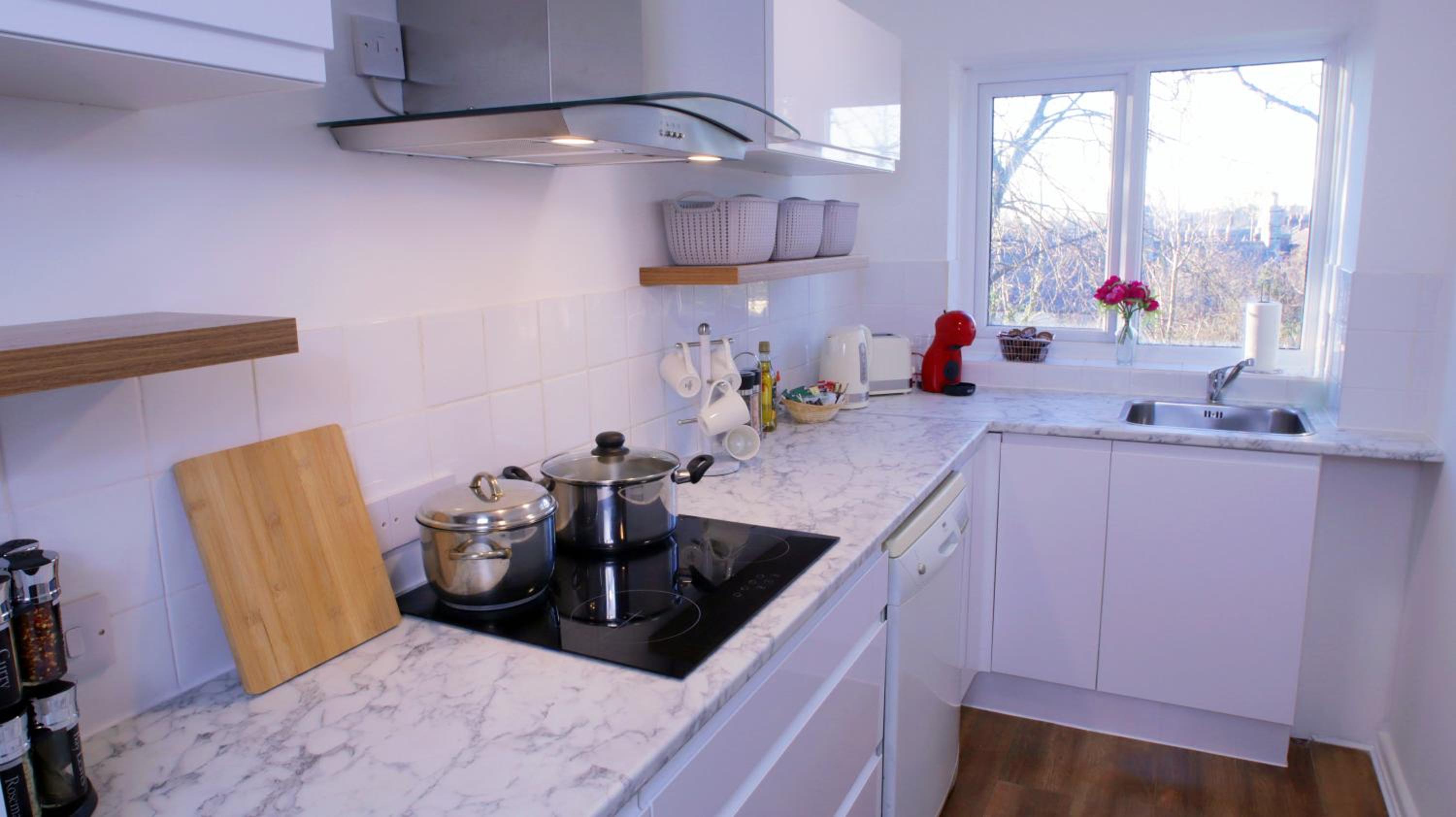 One-Bedroom Apartment - Photo 3