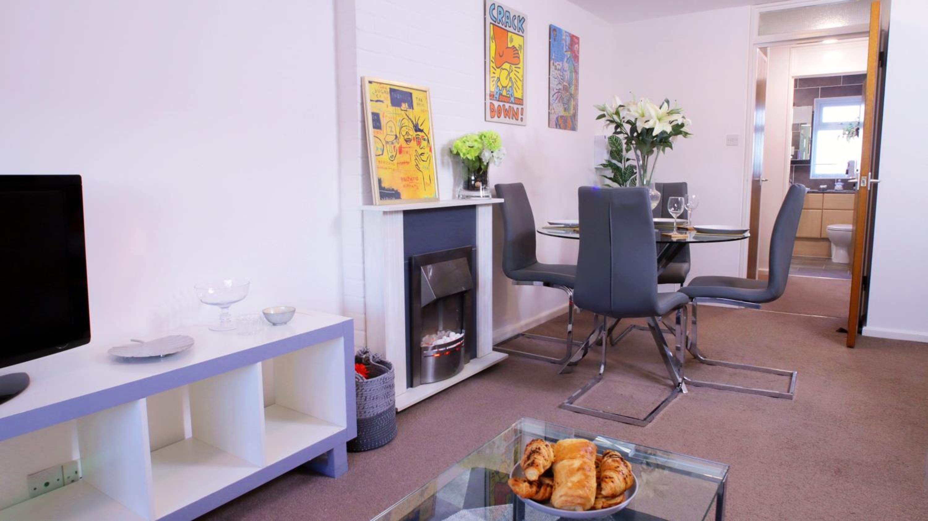One-Bedroom Apartment - Photo 6