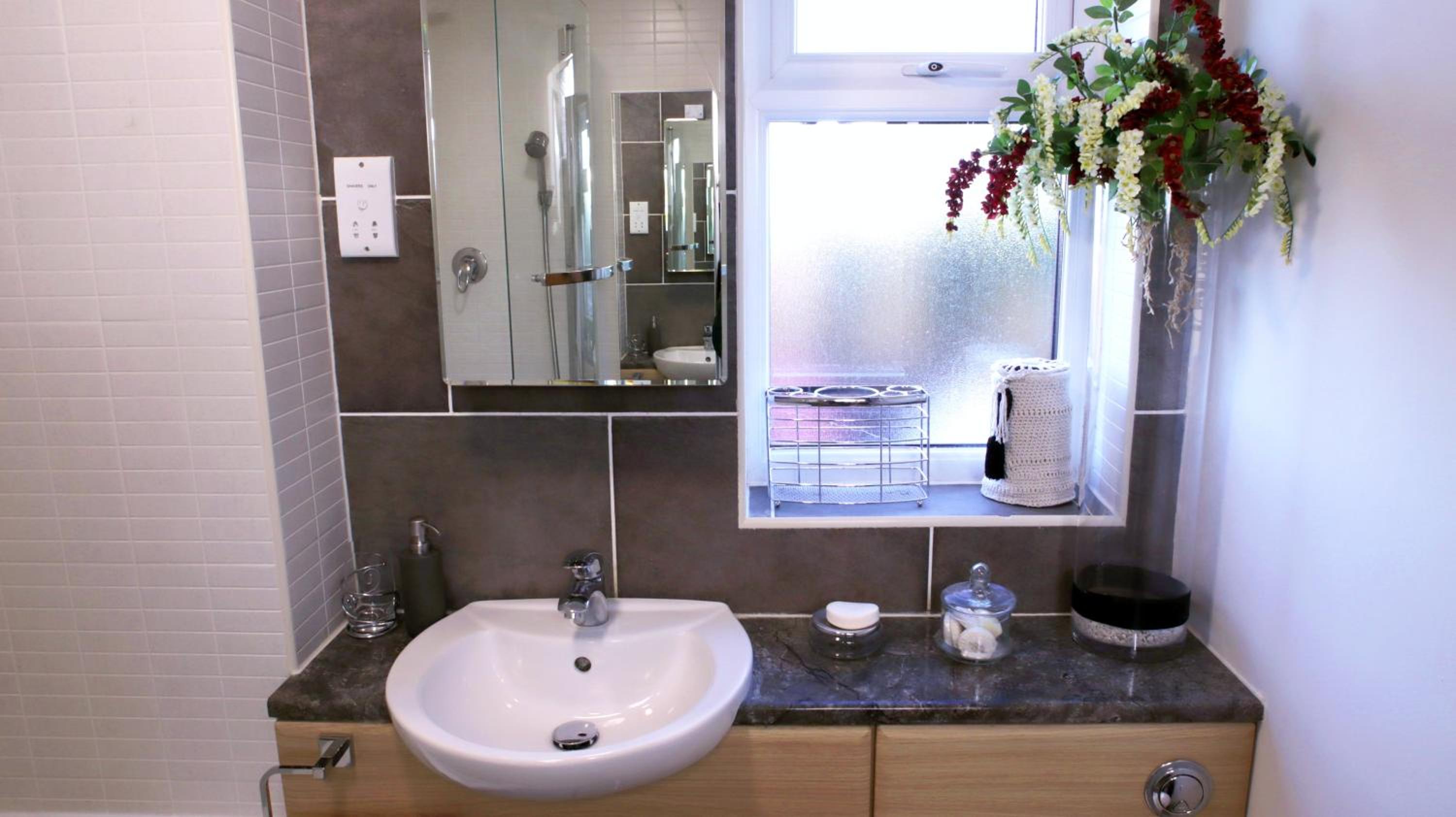 One-Bedroom Apartment - Photo 7
