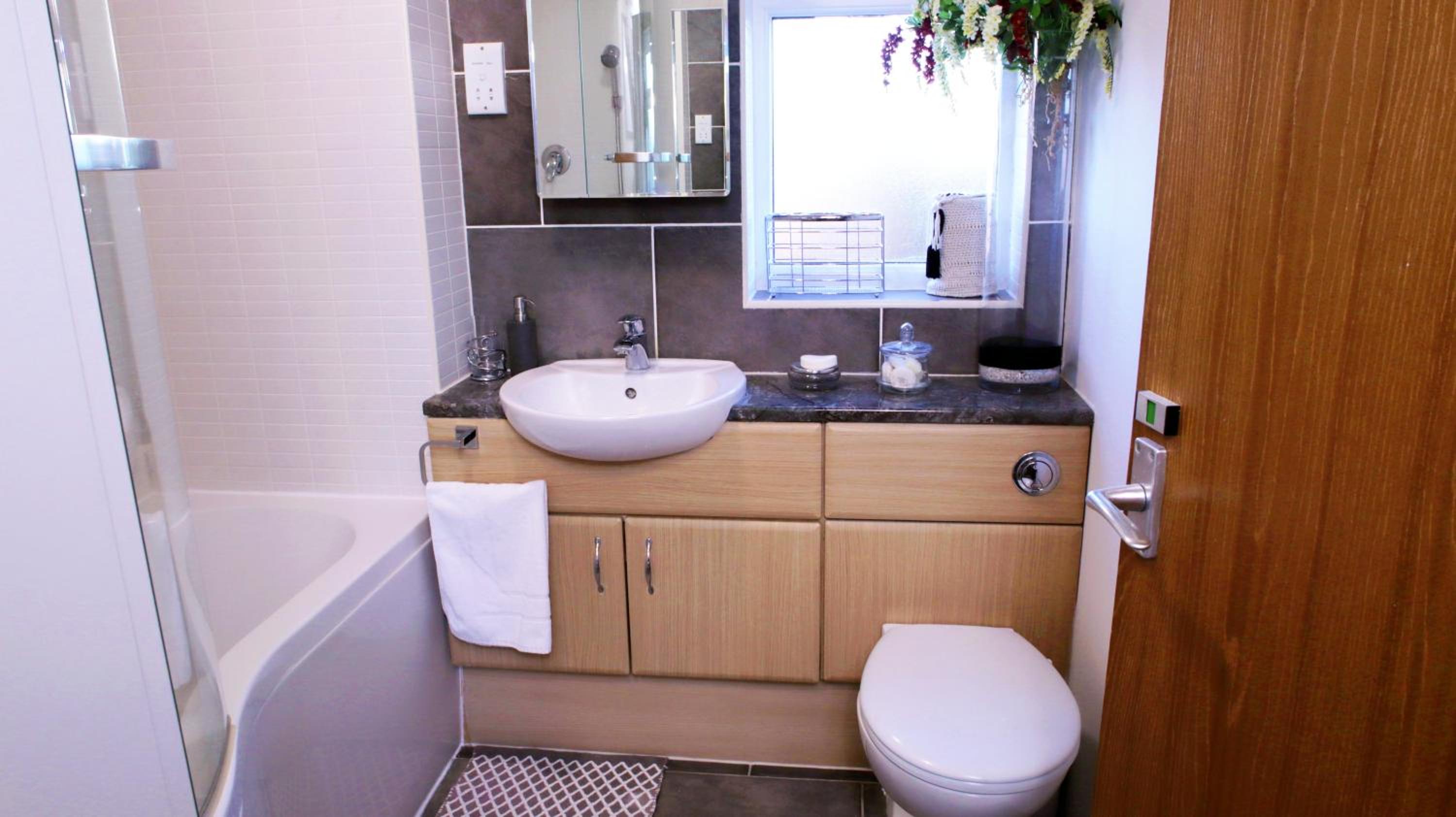 One-Bedroom Apartment - Photo 13