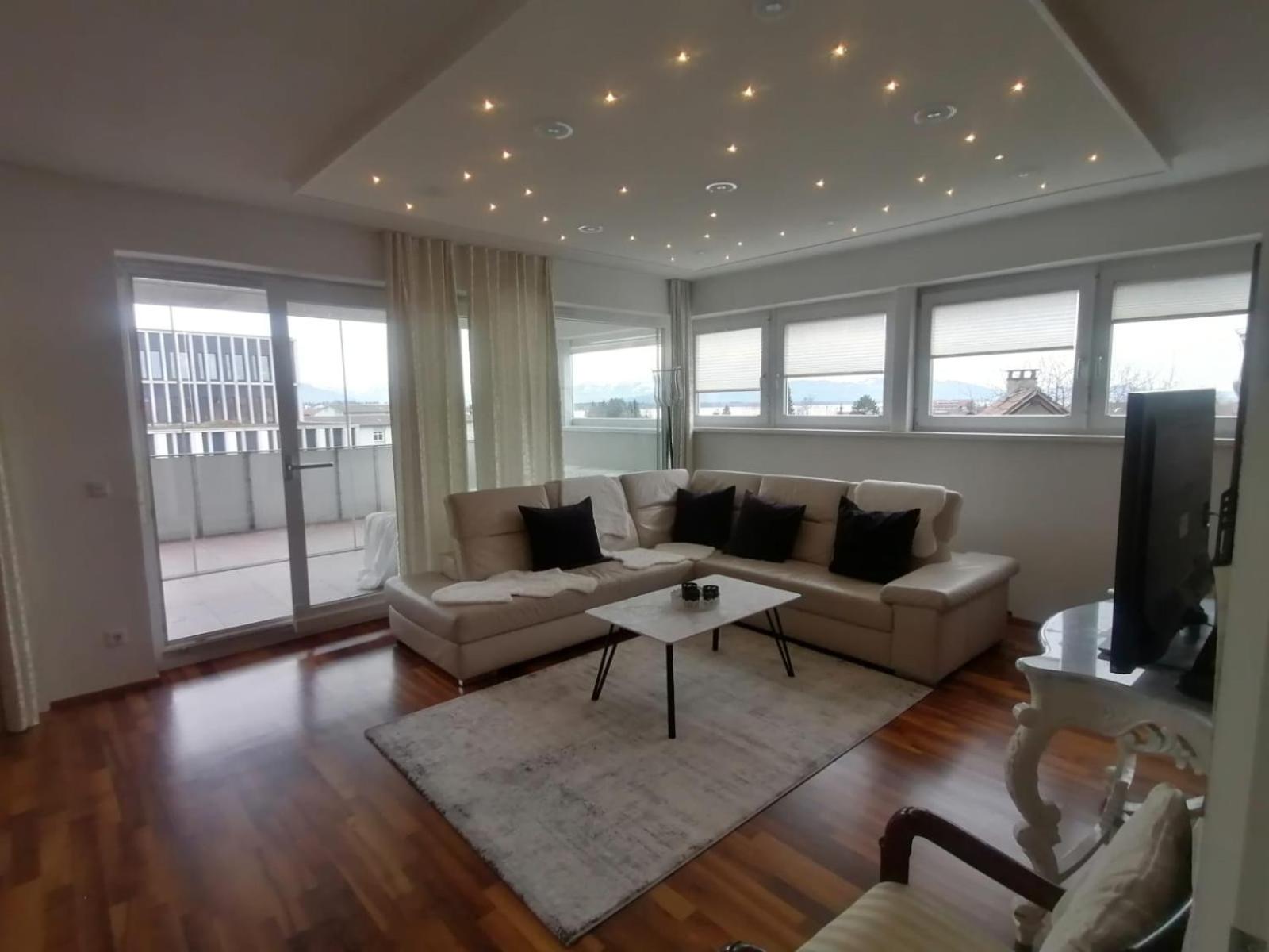 Apartment with Lake View photo 1