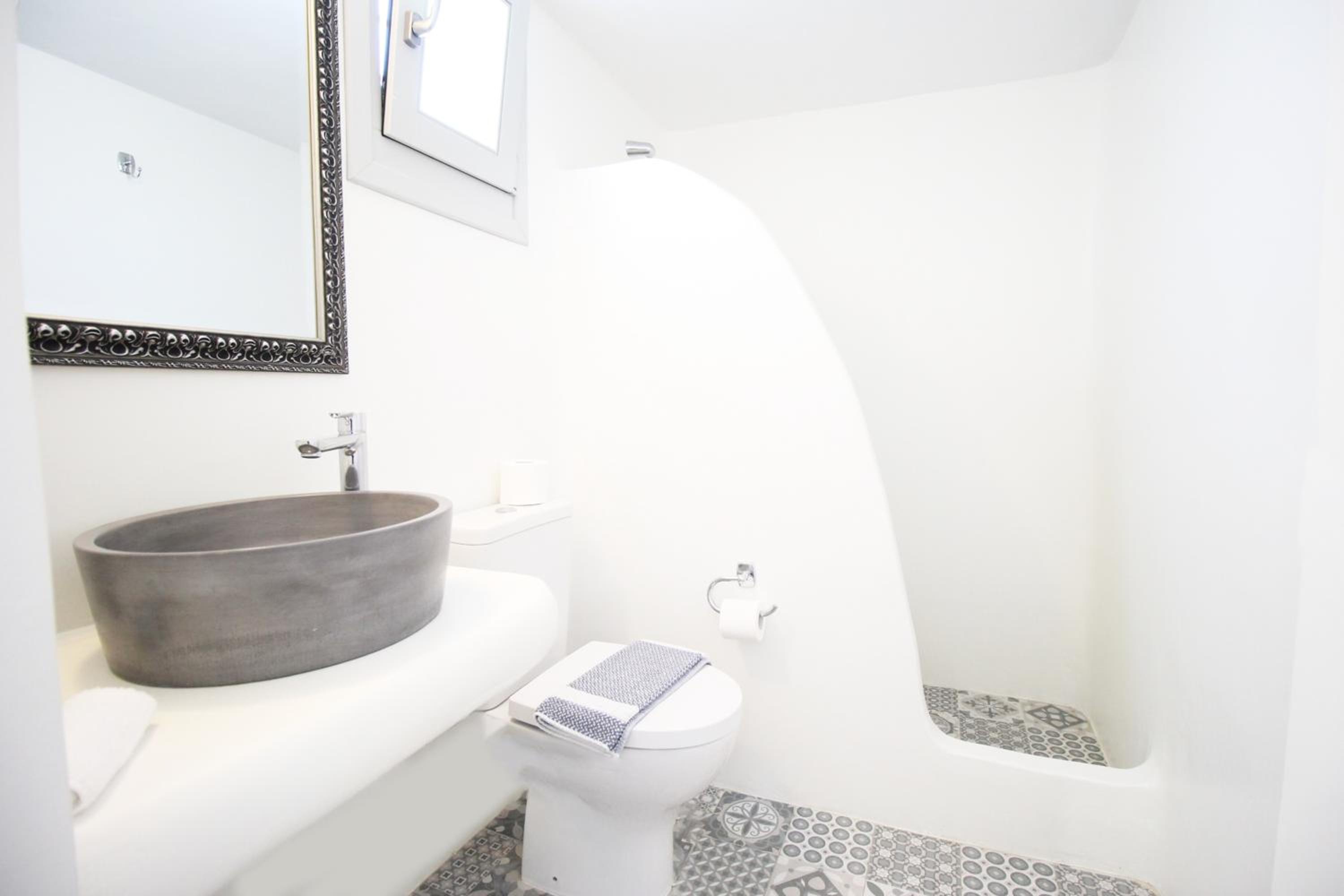 Superior Sea View Suite - Photo 3