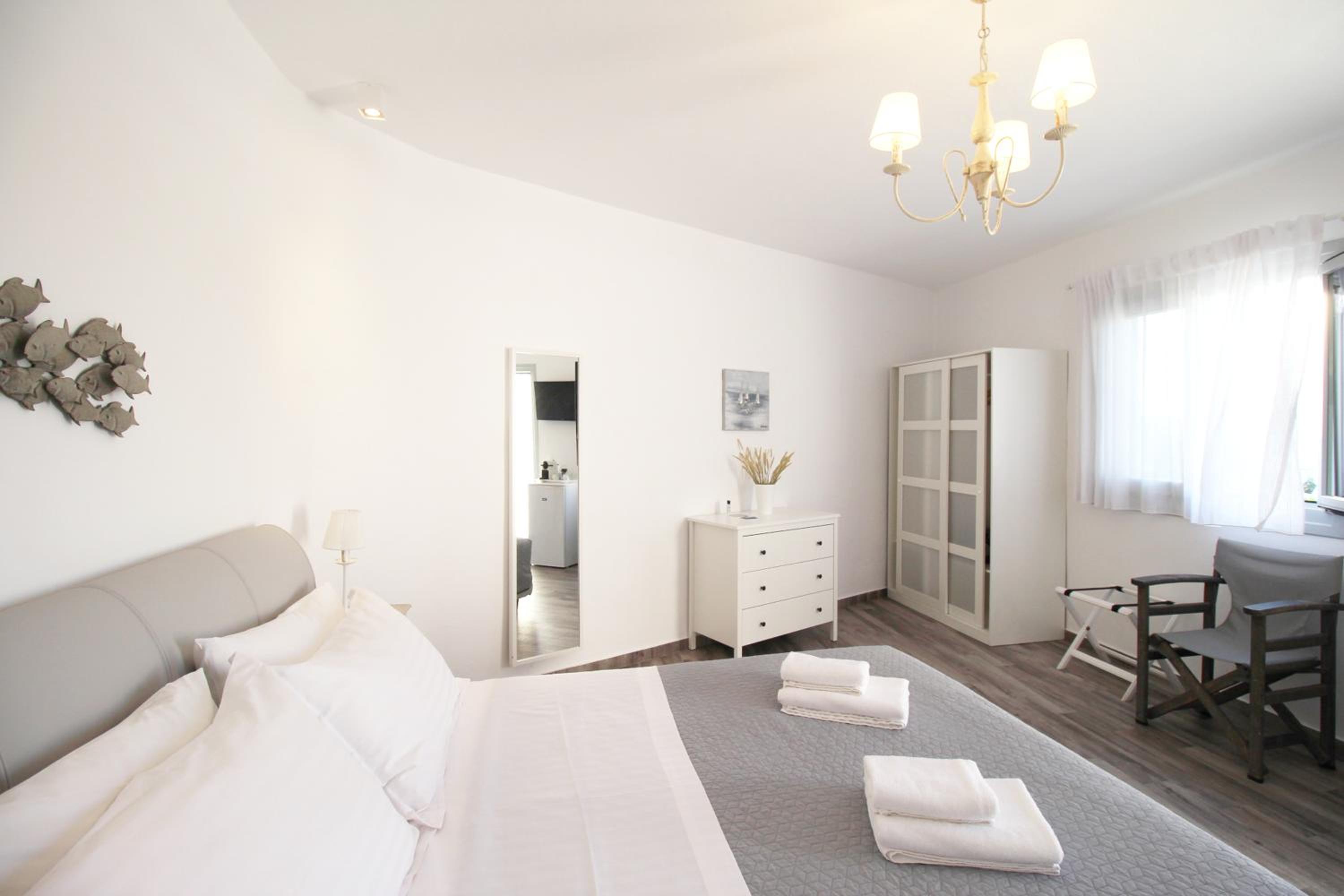 Classic Sea View Suite - Photo 22