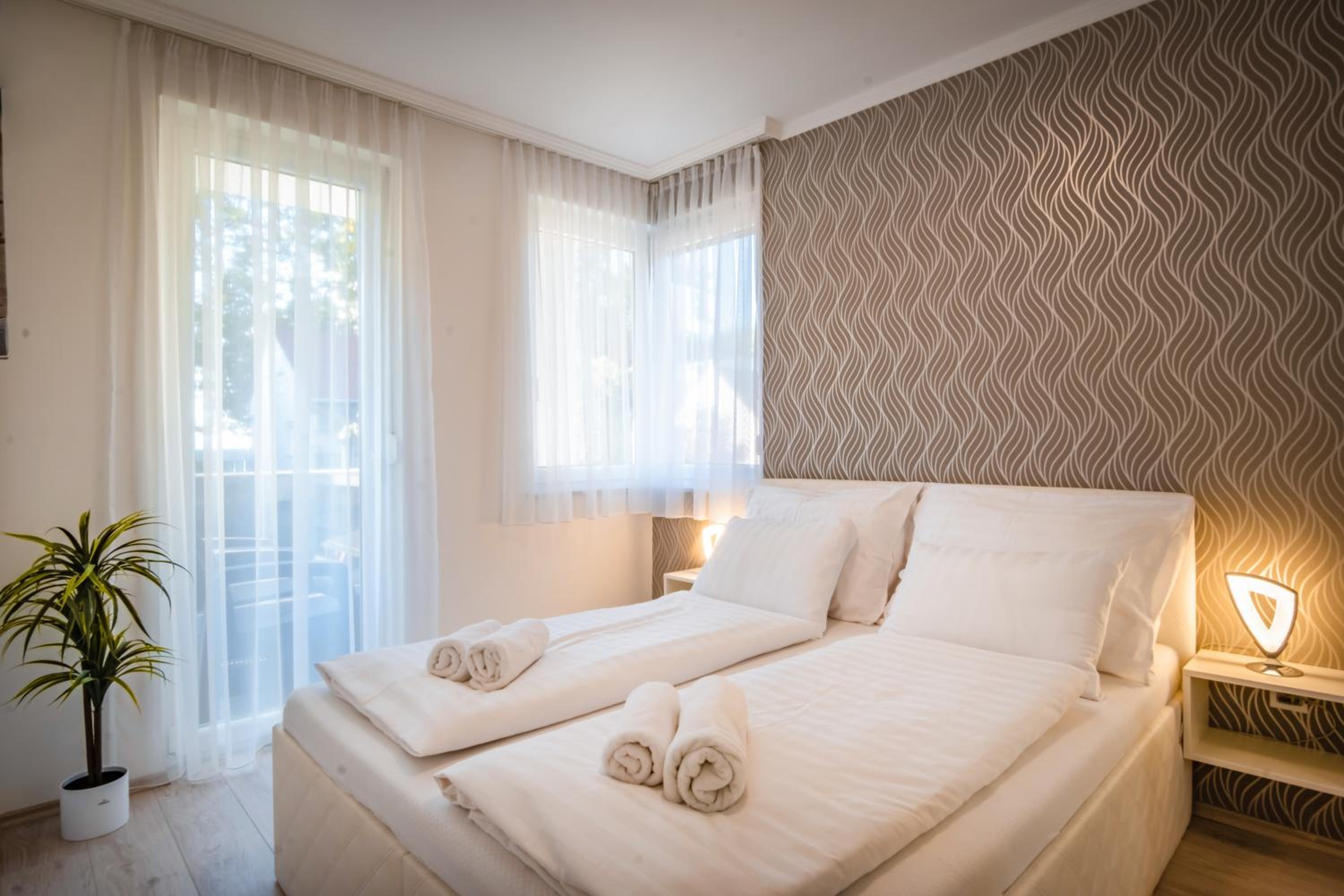 Two-Bedroom Apartment with Balcony photo 3