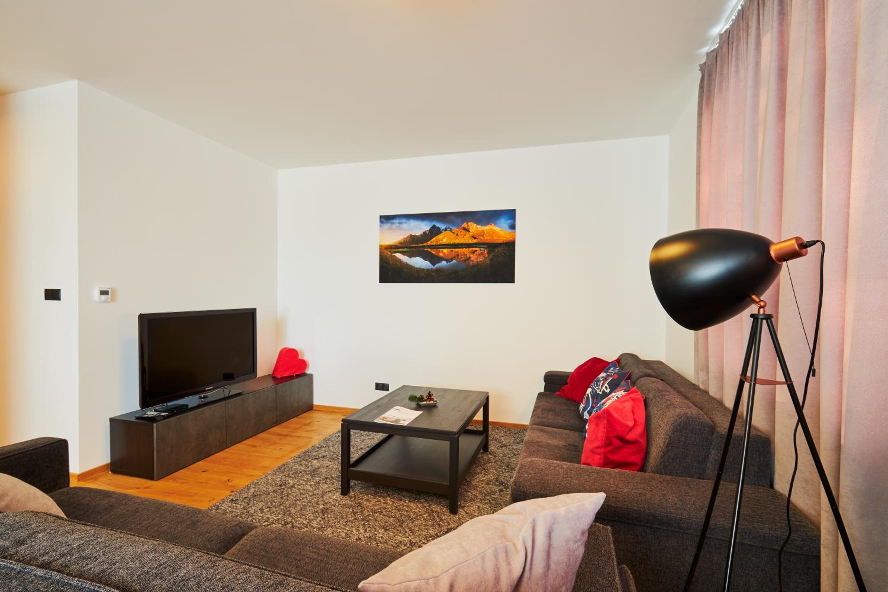 Deluxe Apartment photo 2
