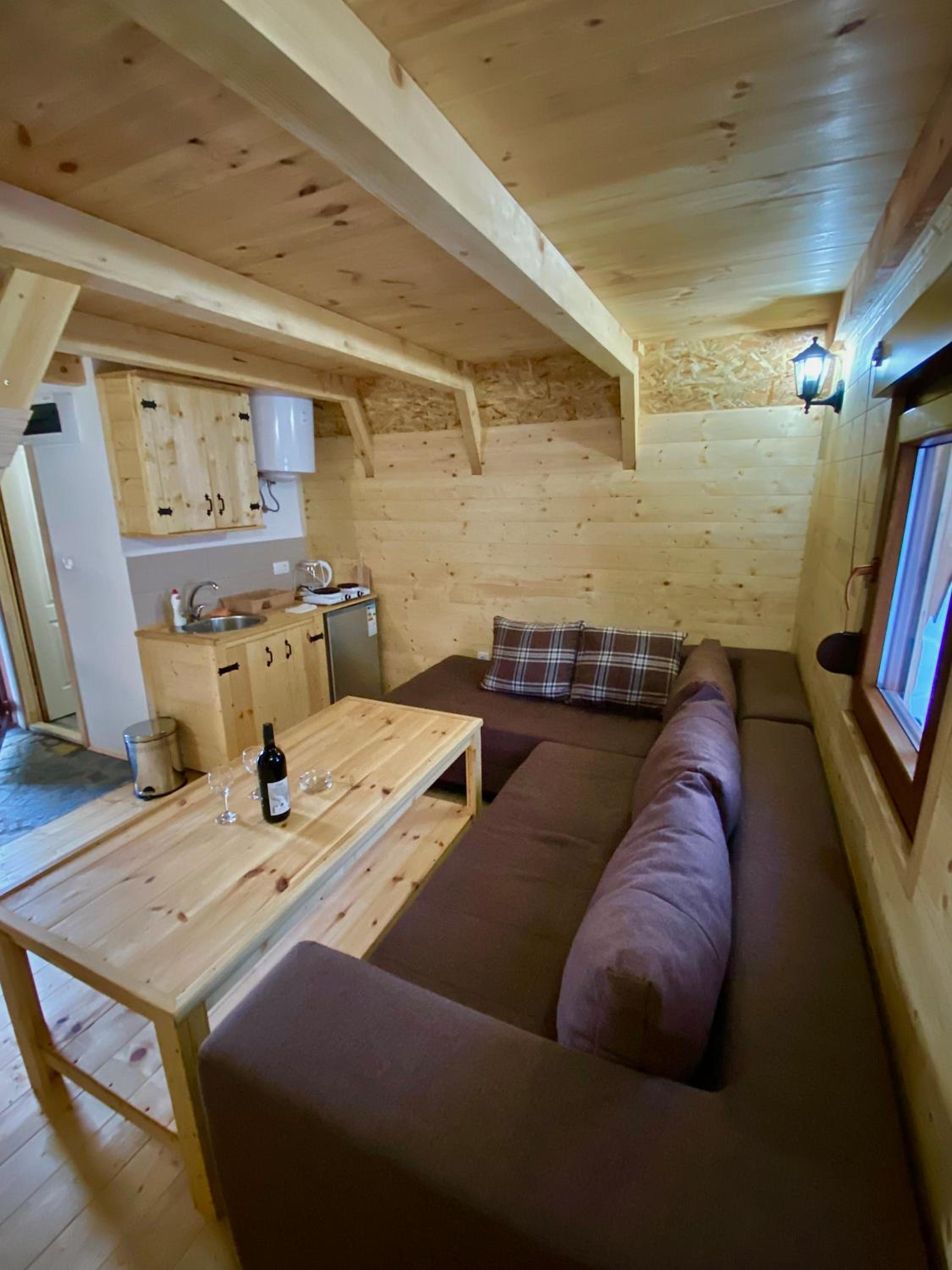 One-Bedroom House photo 1