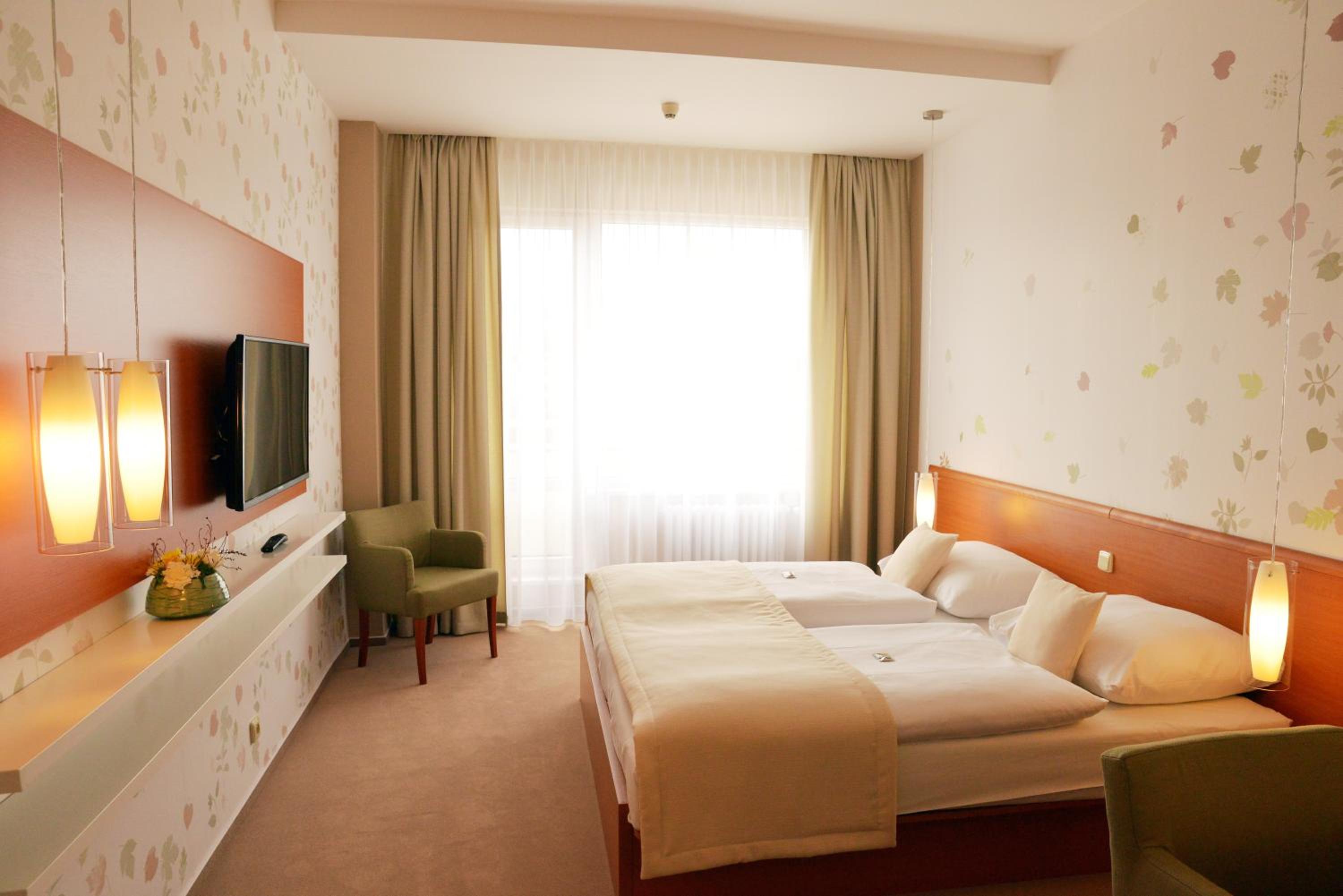 Premium Double or Twin Room with Access to public Relax Center - Photo 1