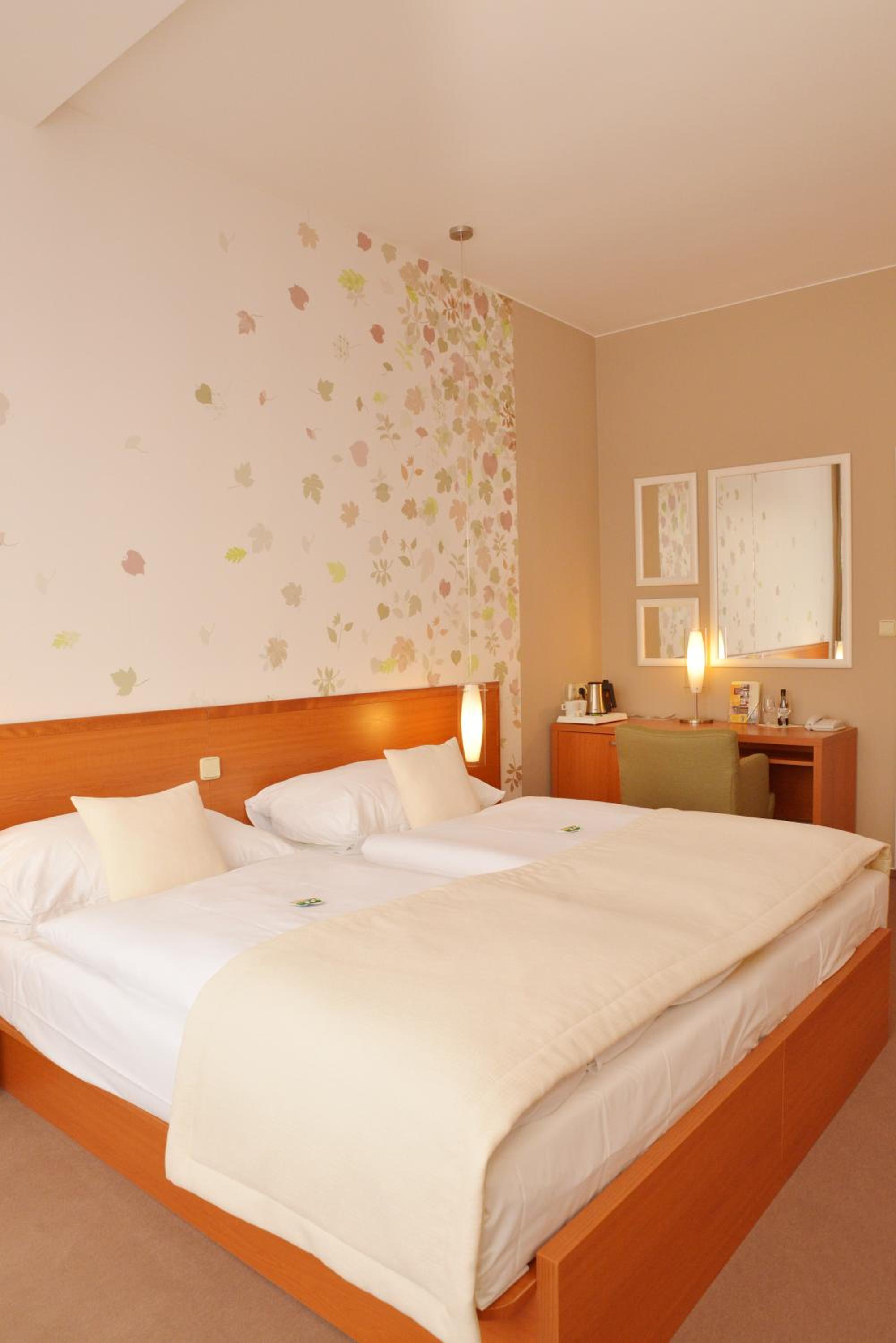 Premium Double or Twin Room with Access to public Relax Center - Photo 4