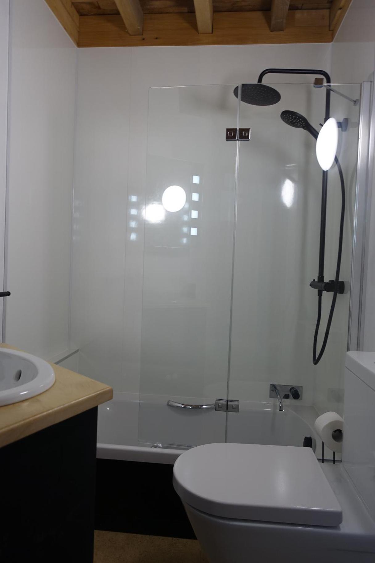 One-Bedroom House photo 3