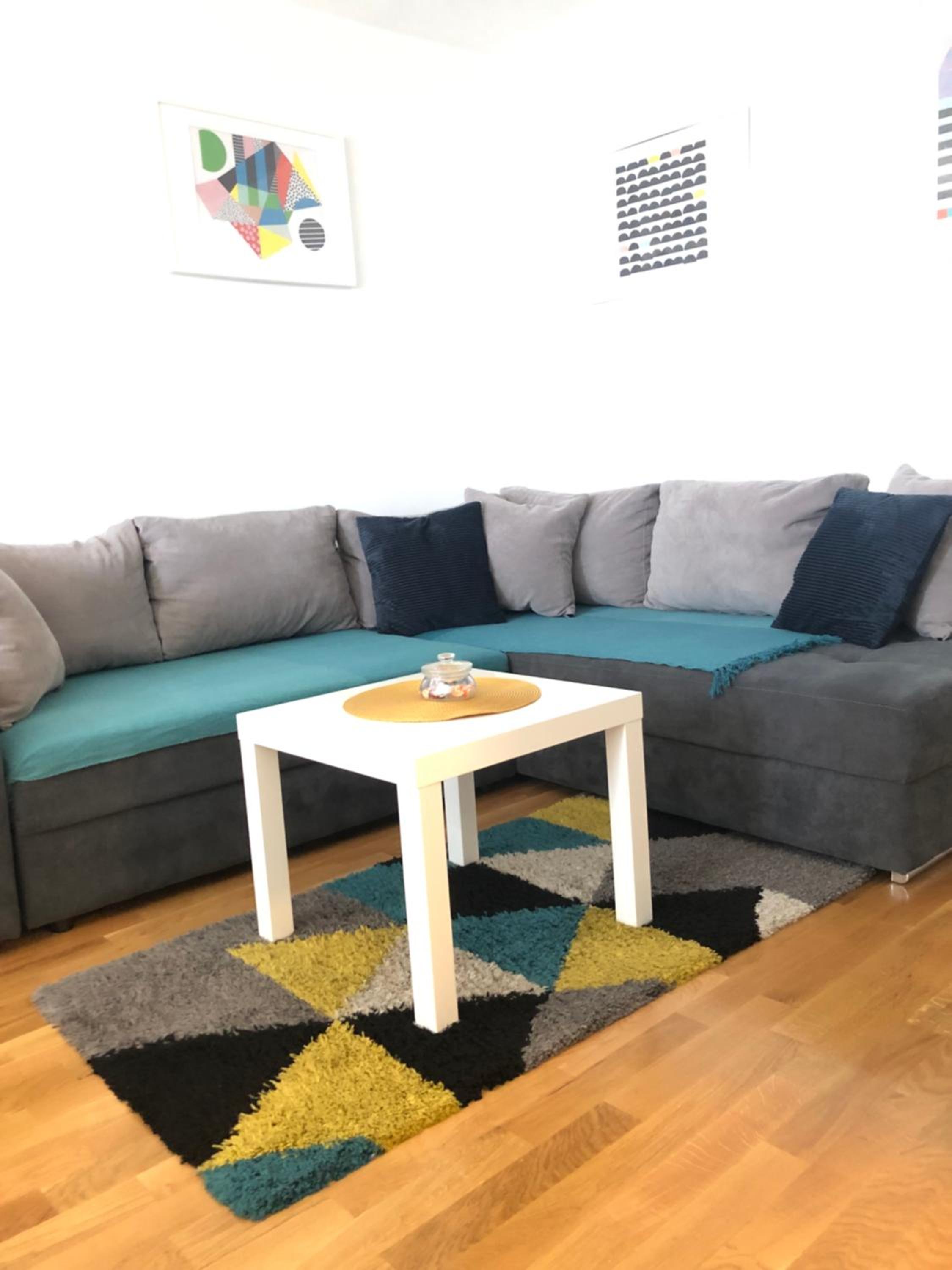 One-Bedroom Apartment - Photo 2
