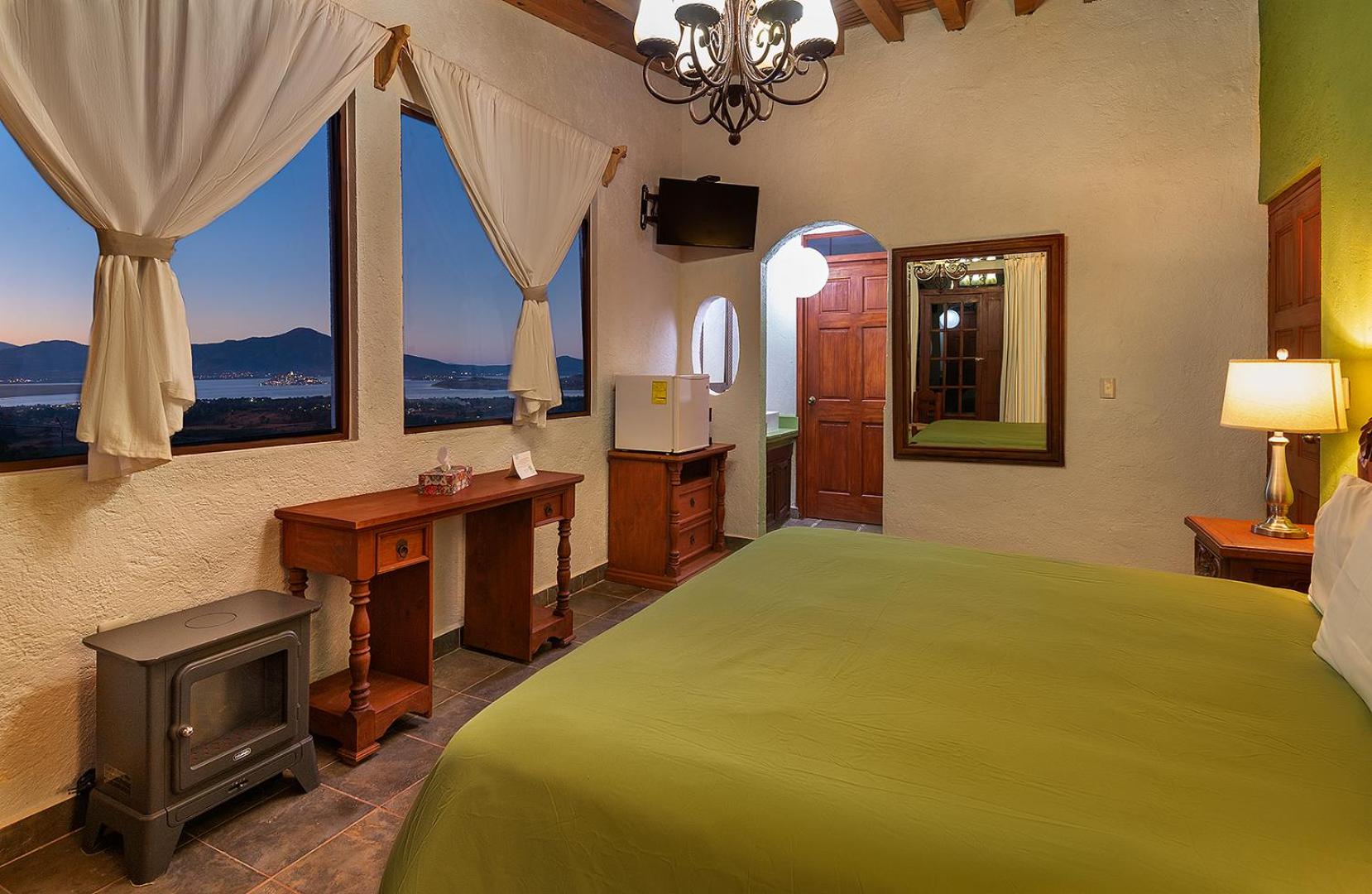 Queen Room with Garden View