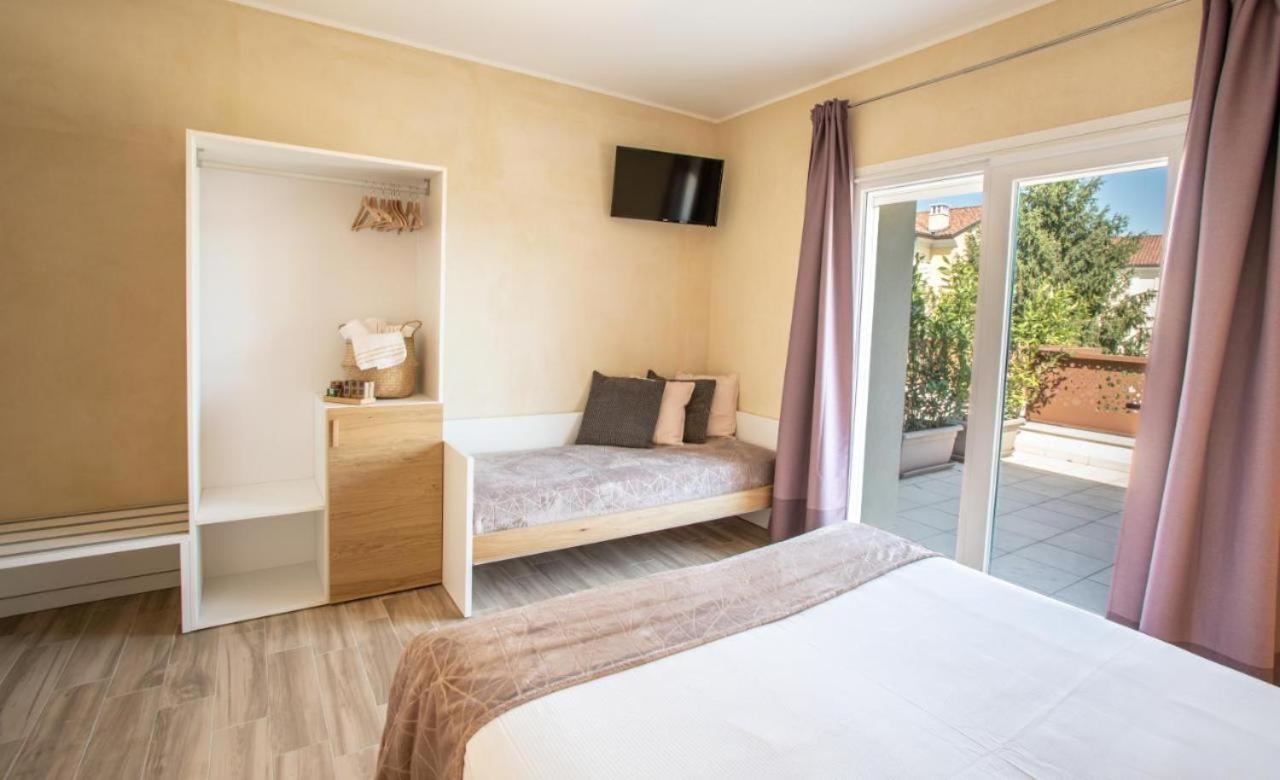 Double Room with Balcony (3 Adults)