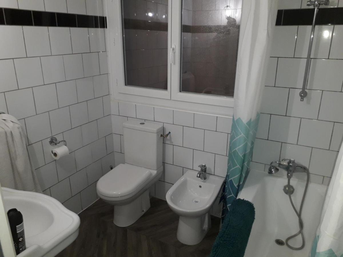 Four-Bedroom House photo 2