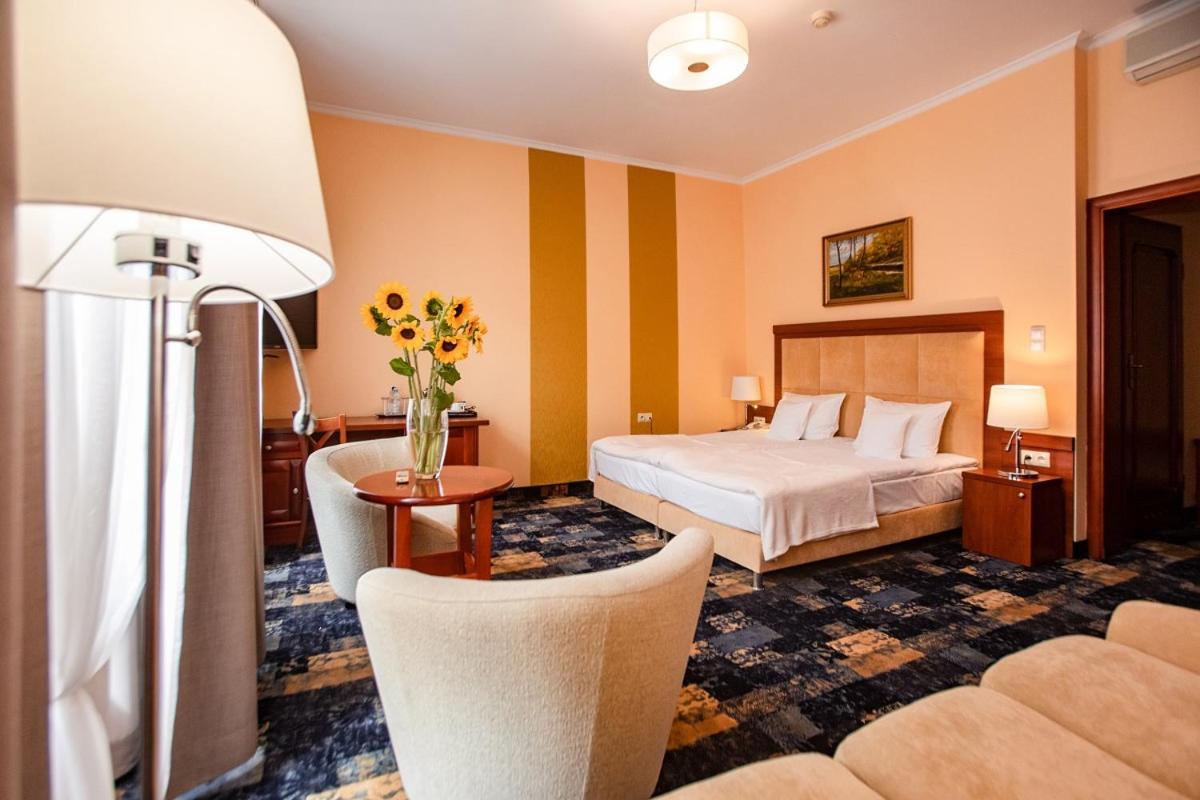 Superior Double Room with Sofa - Photo 2