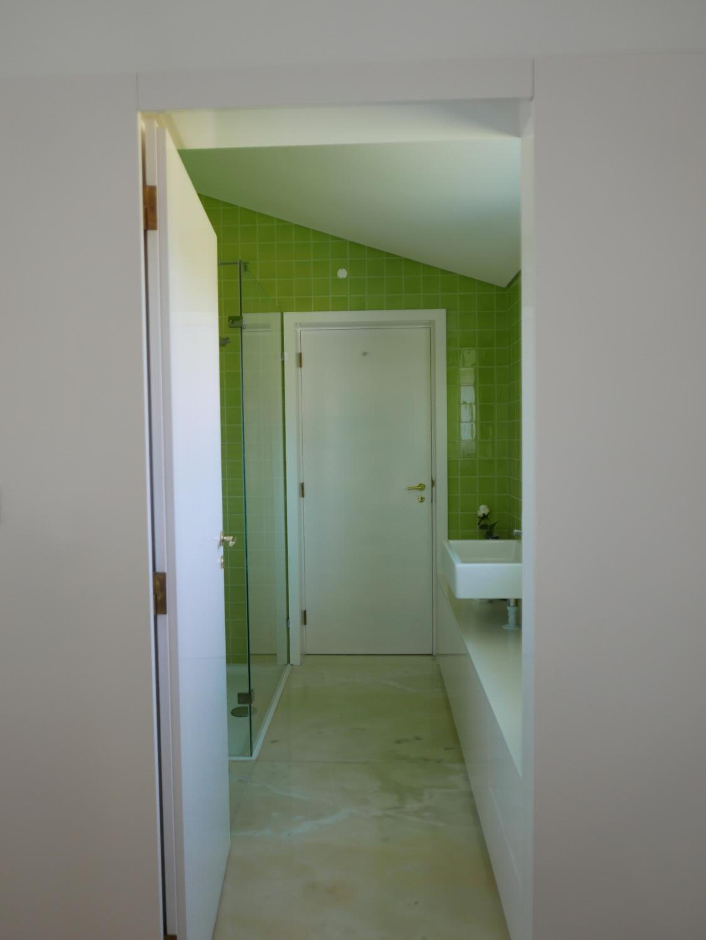 Four-Bedroom House photo 3