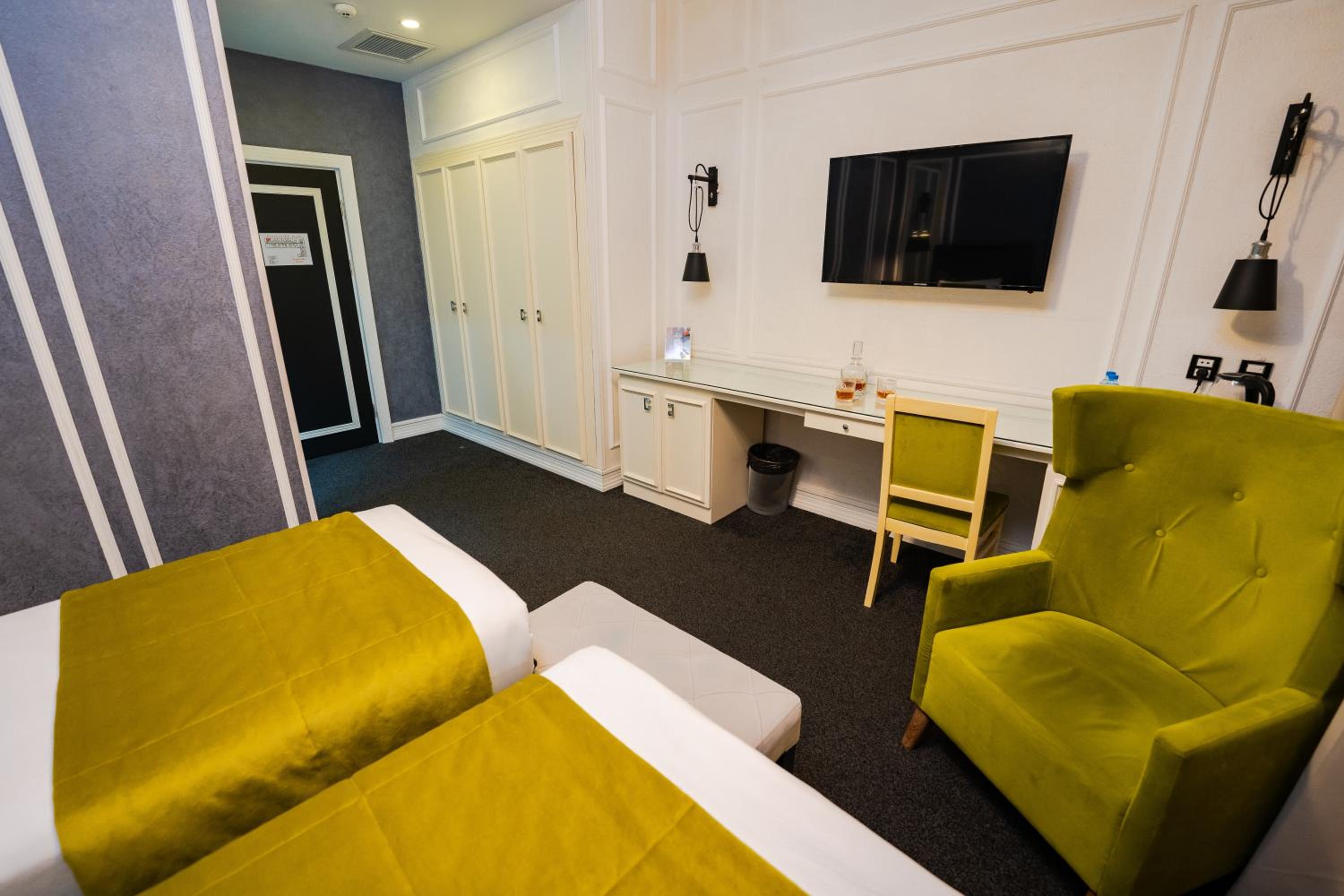 Standard Double or Twin Room photo 1