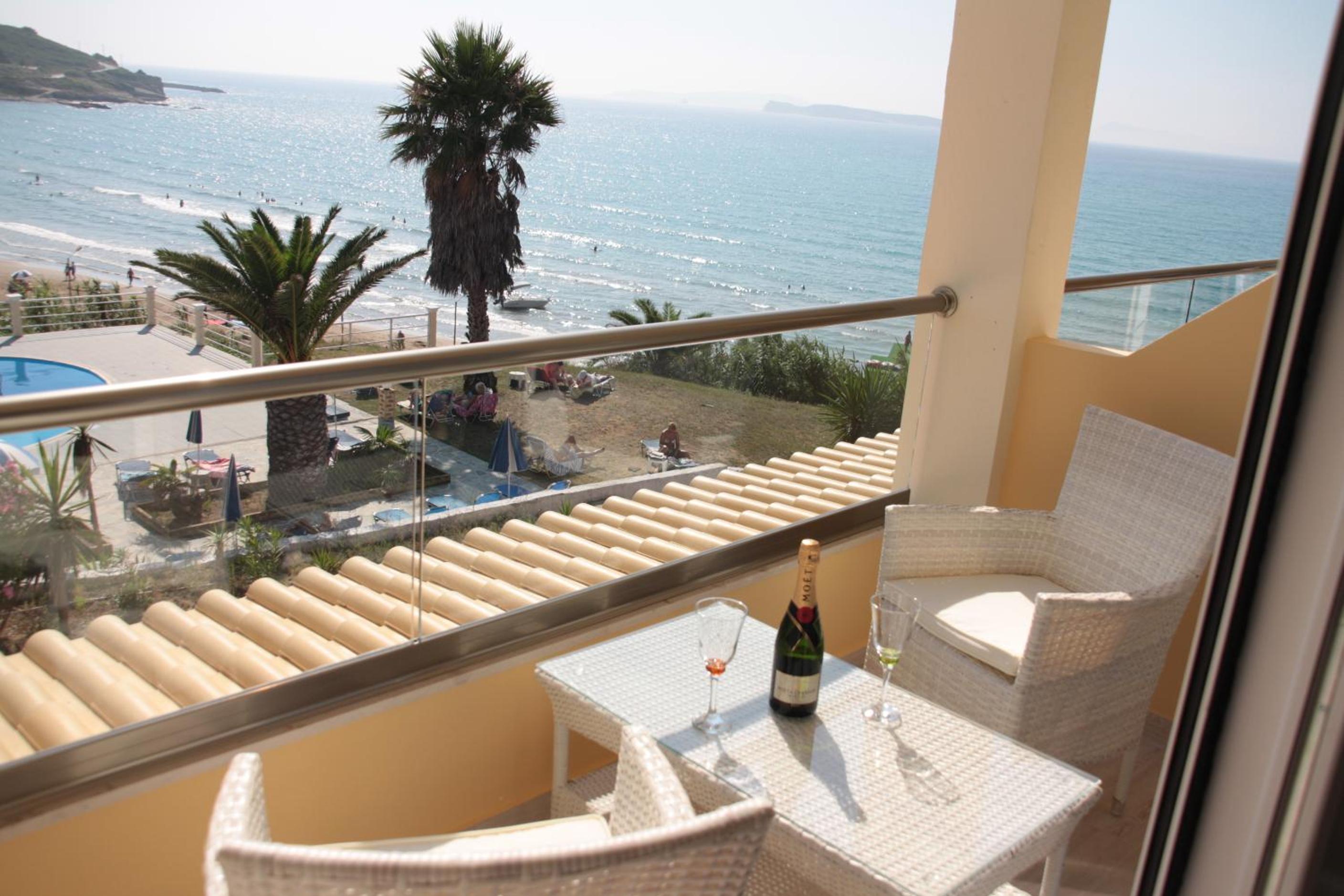 Deluxe Suite with Sea View photo 2