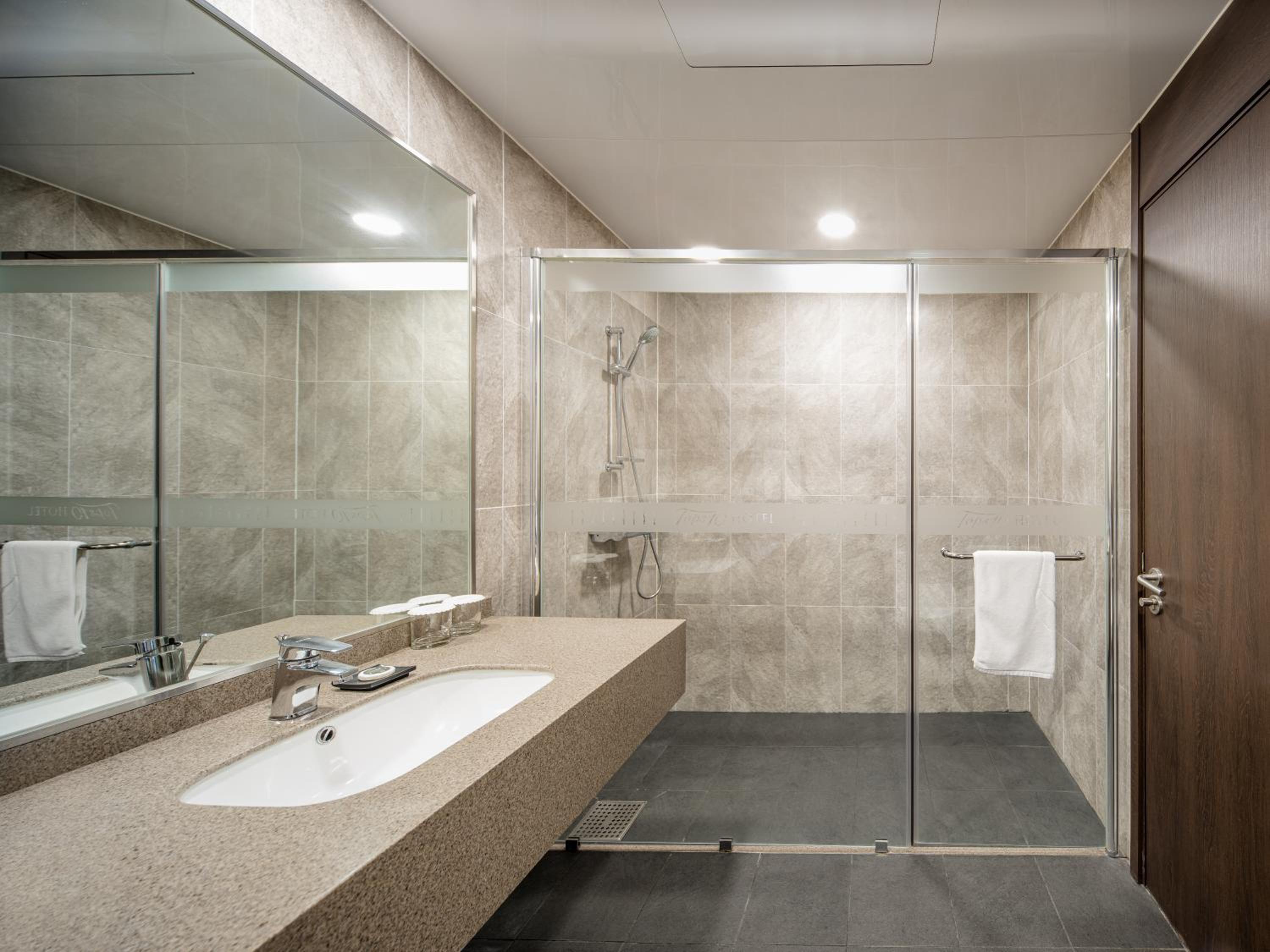 Deluxe Double Room with Partial Ocean View - Breakfast for 2 photo 2