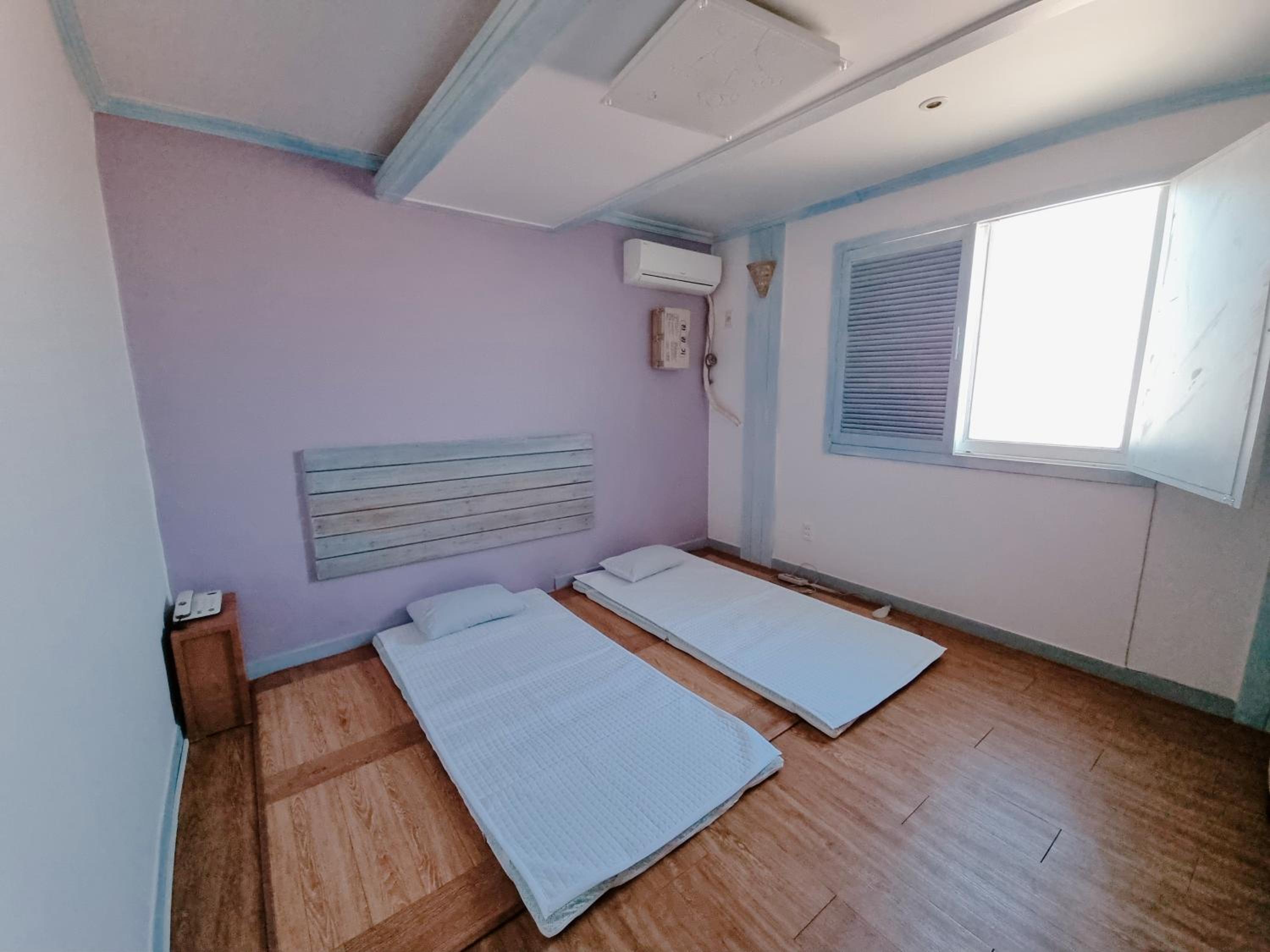 Economy Double Room photo 2