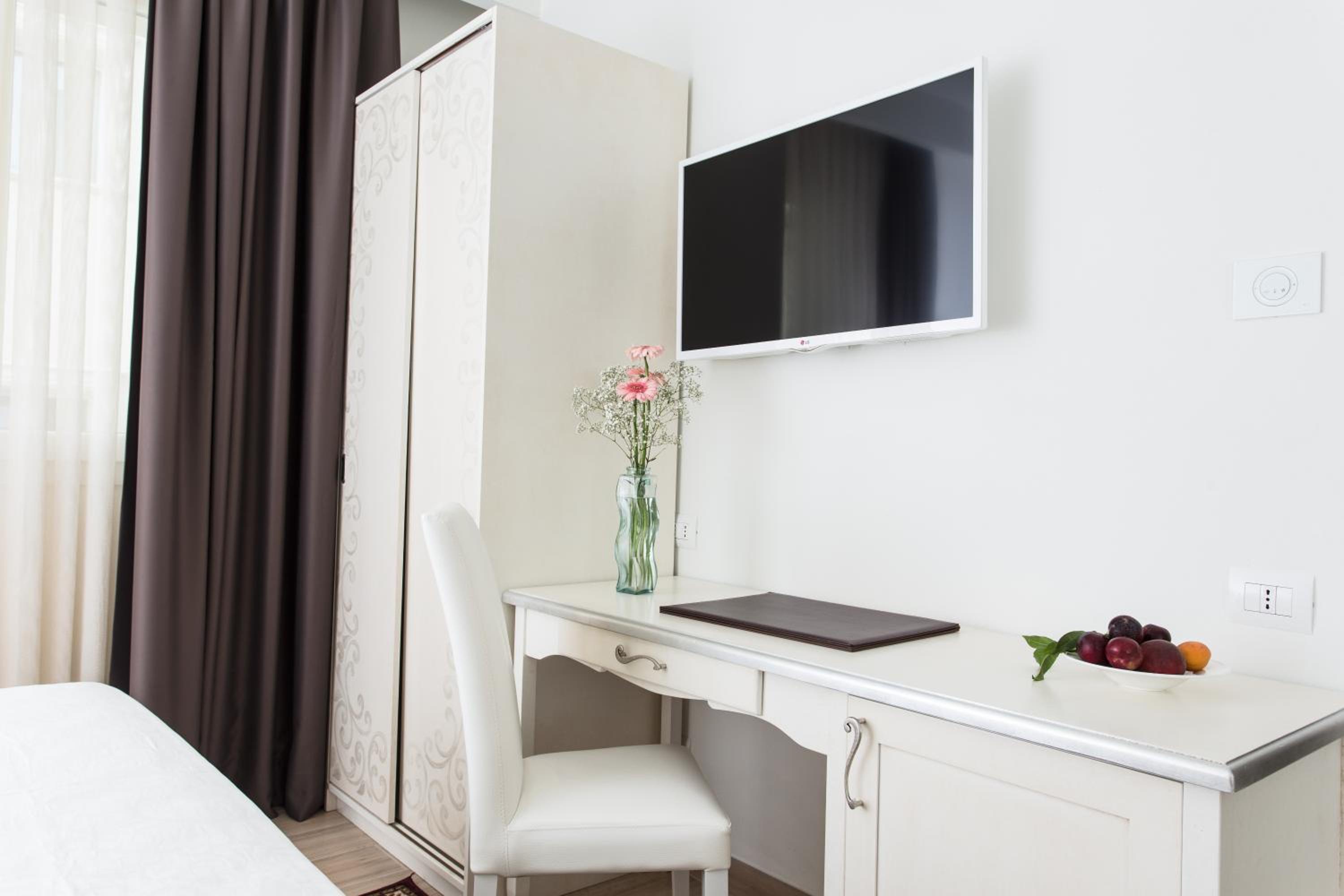 Double or Twin Room with Garden View