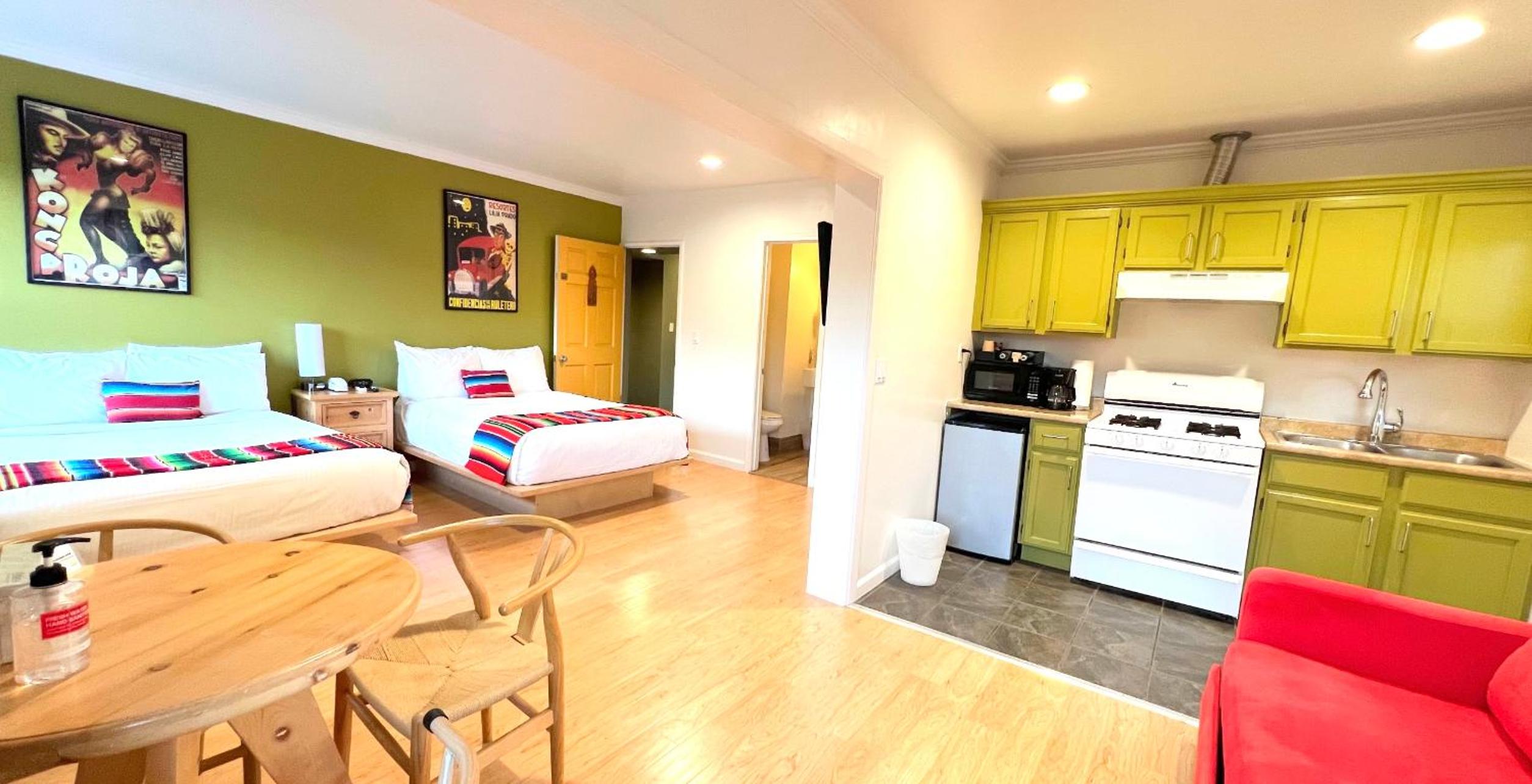 Deluxe Family Suite photo 2