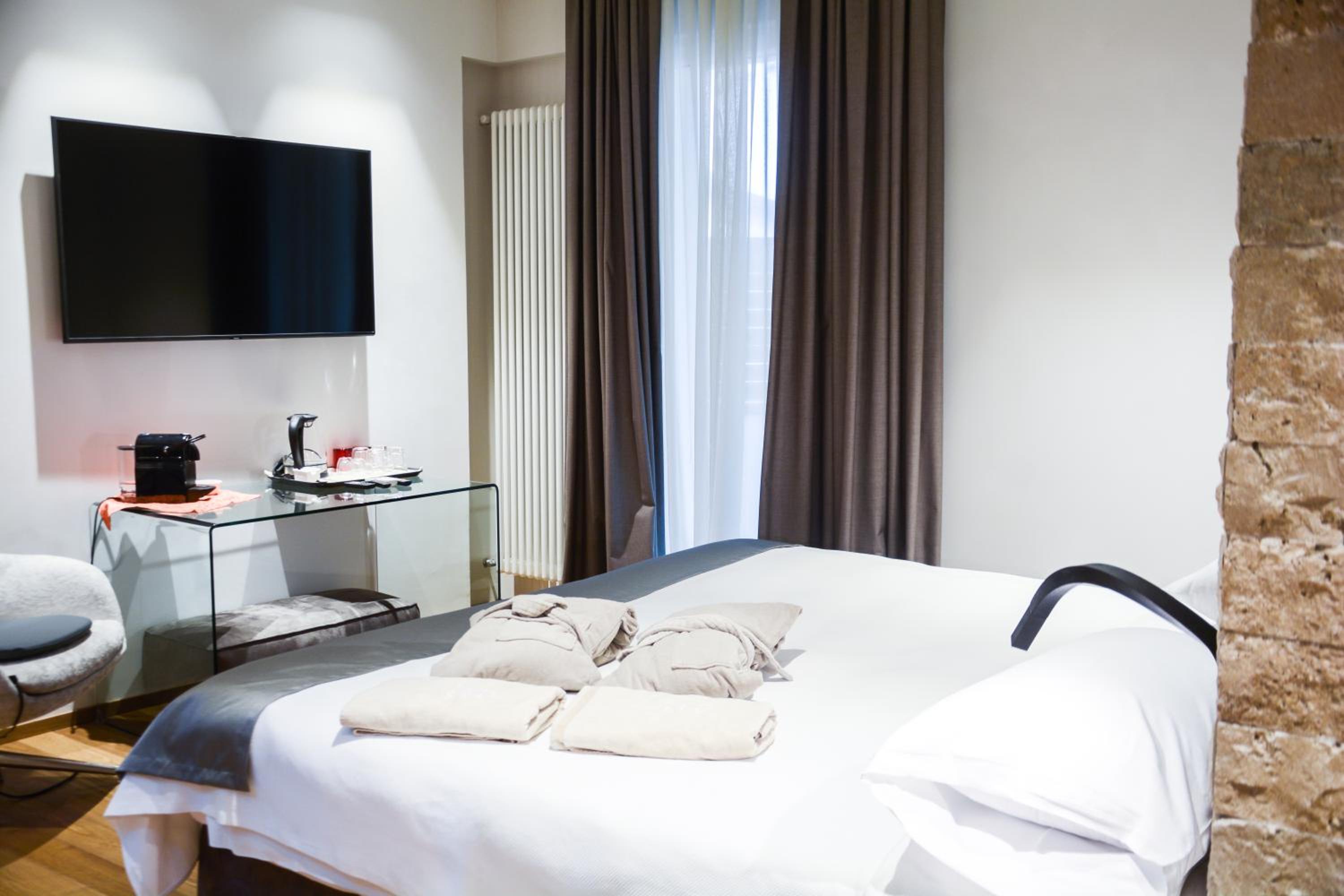 Superior Suite - Photo 1