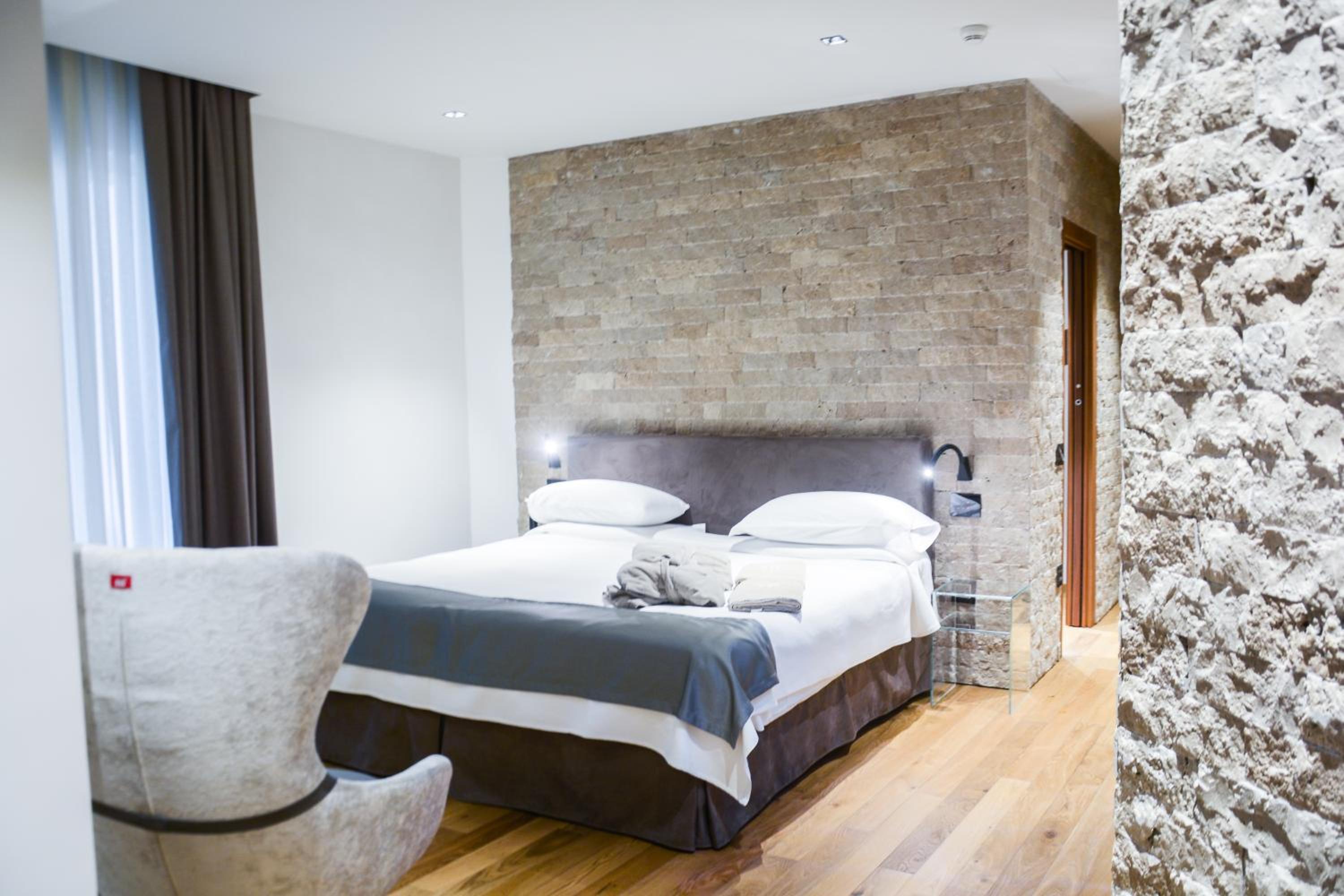 Superior Suite - Photo 4