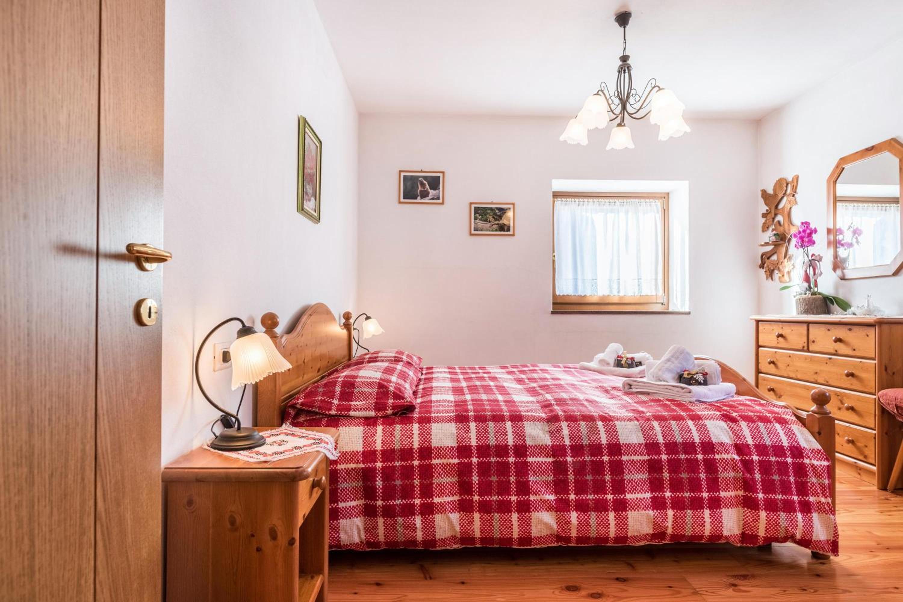 Two-Bedroom Deluxe Apartment with Garden View photo 1