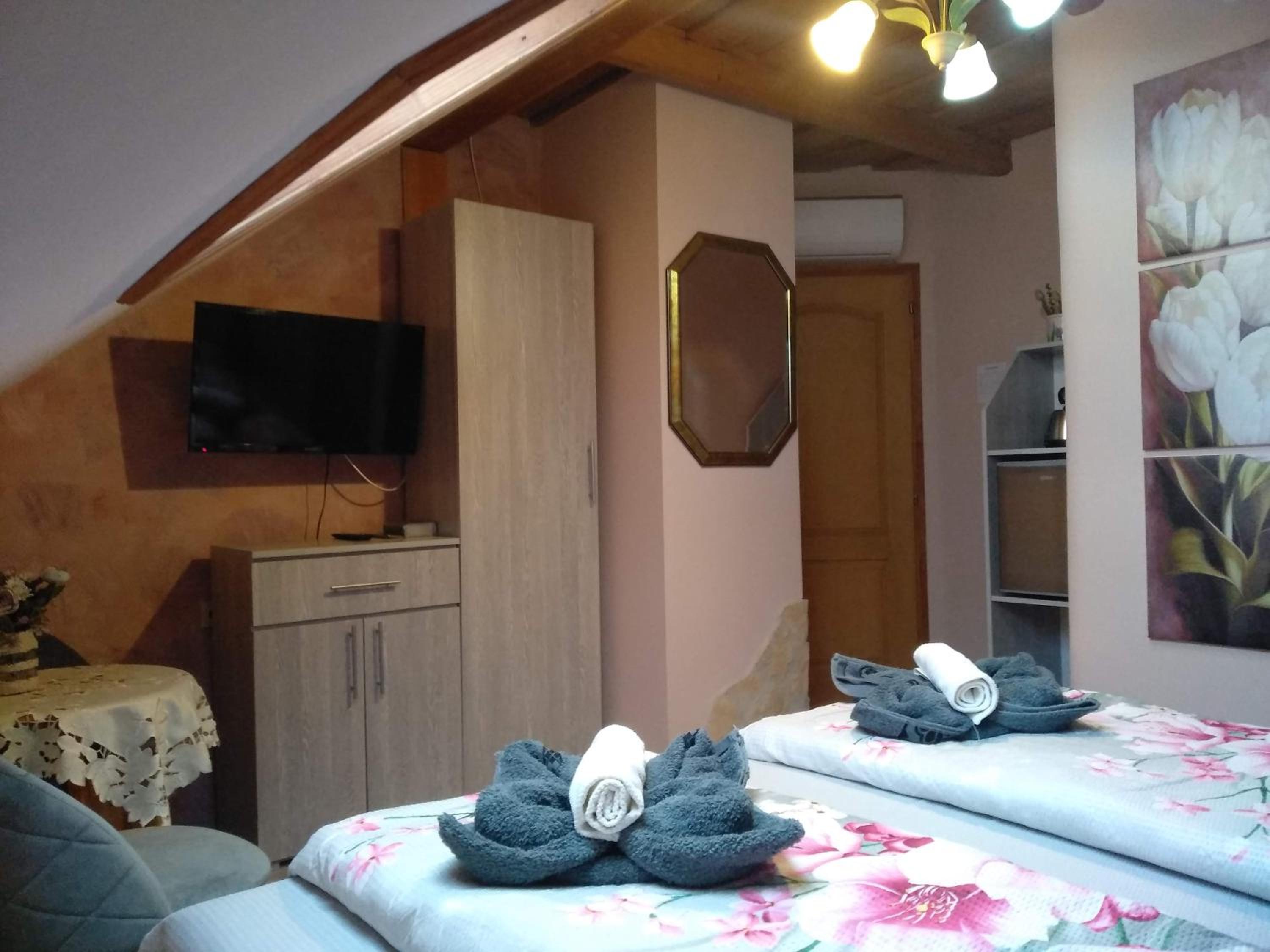 Double or Twin Room with Shower photo 1