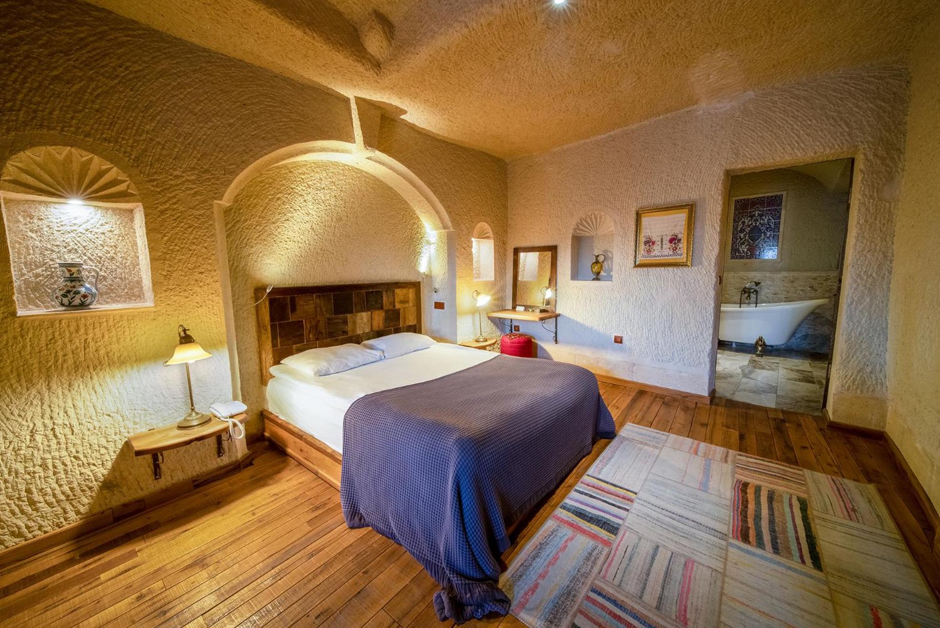 Suite with Mountain View - Photo 3