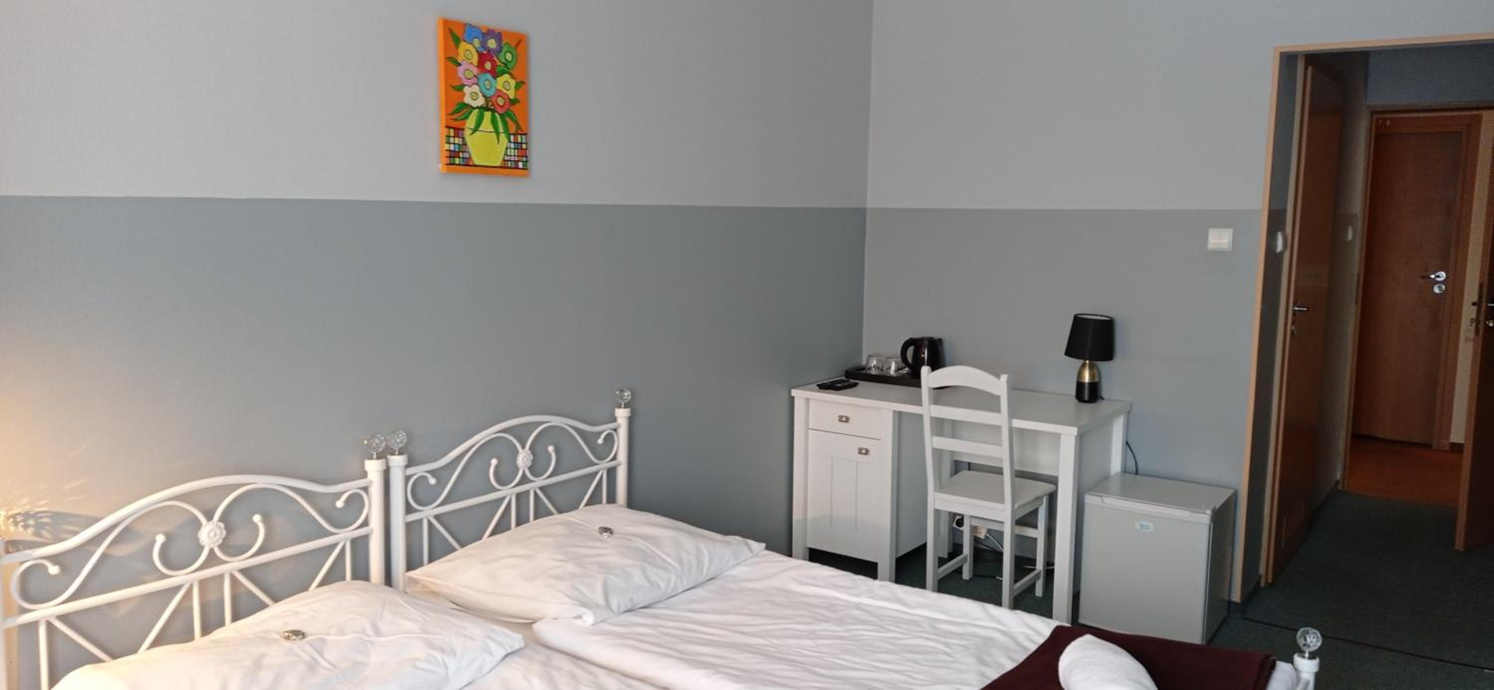 Double or Twin Room - Photo 6