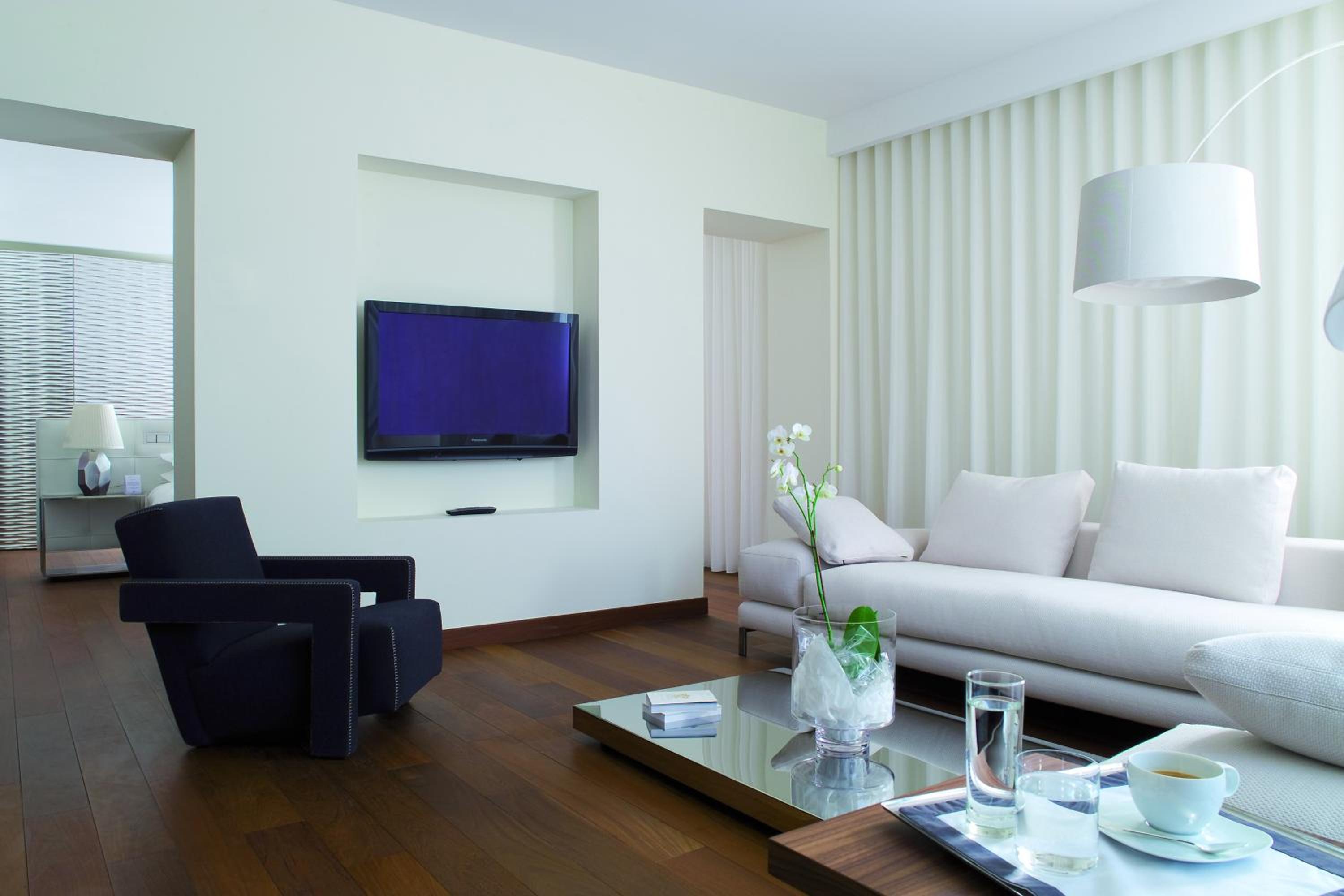 Luxe Suite photo 2