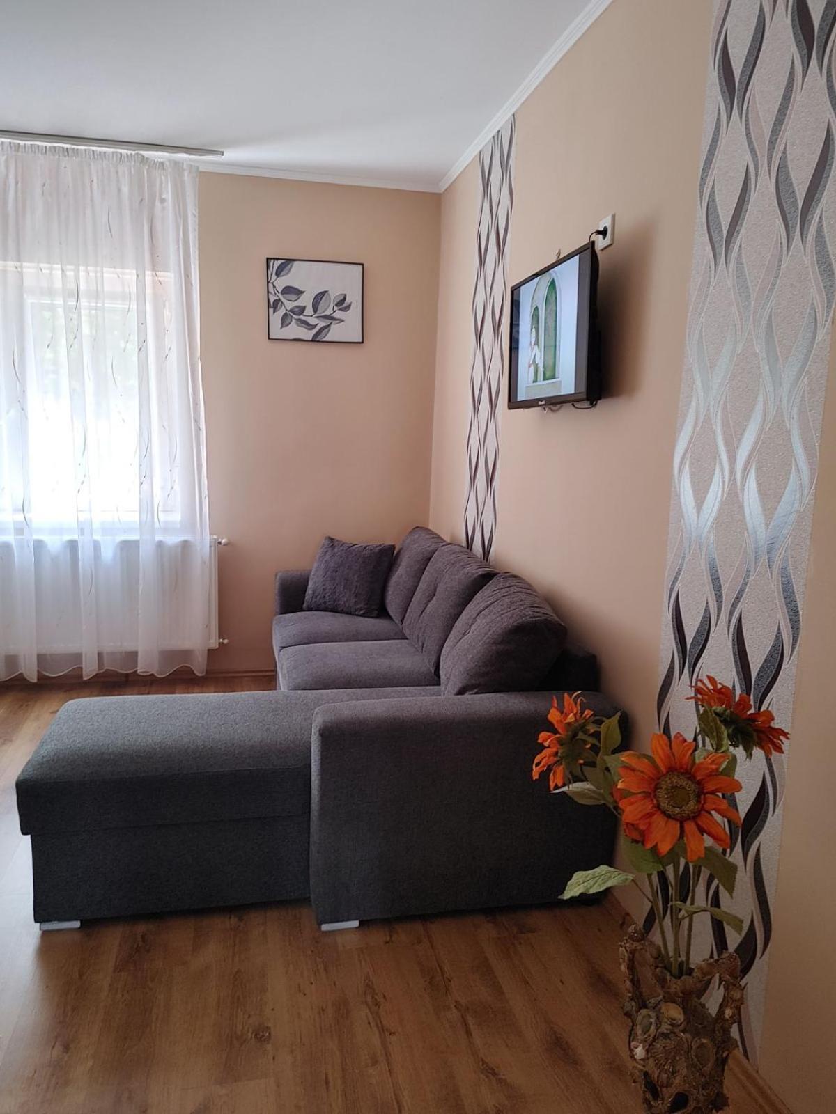 Double Room - Photo 5