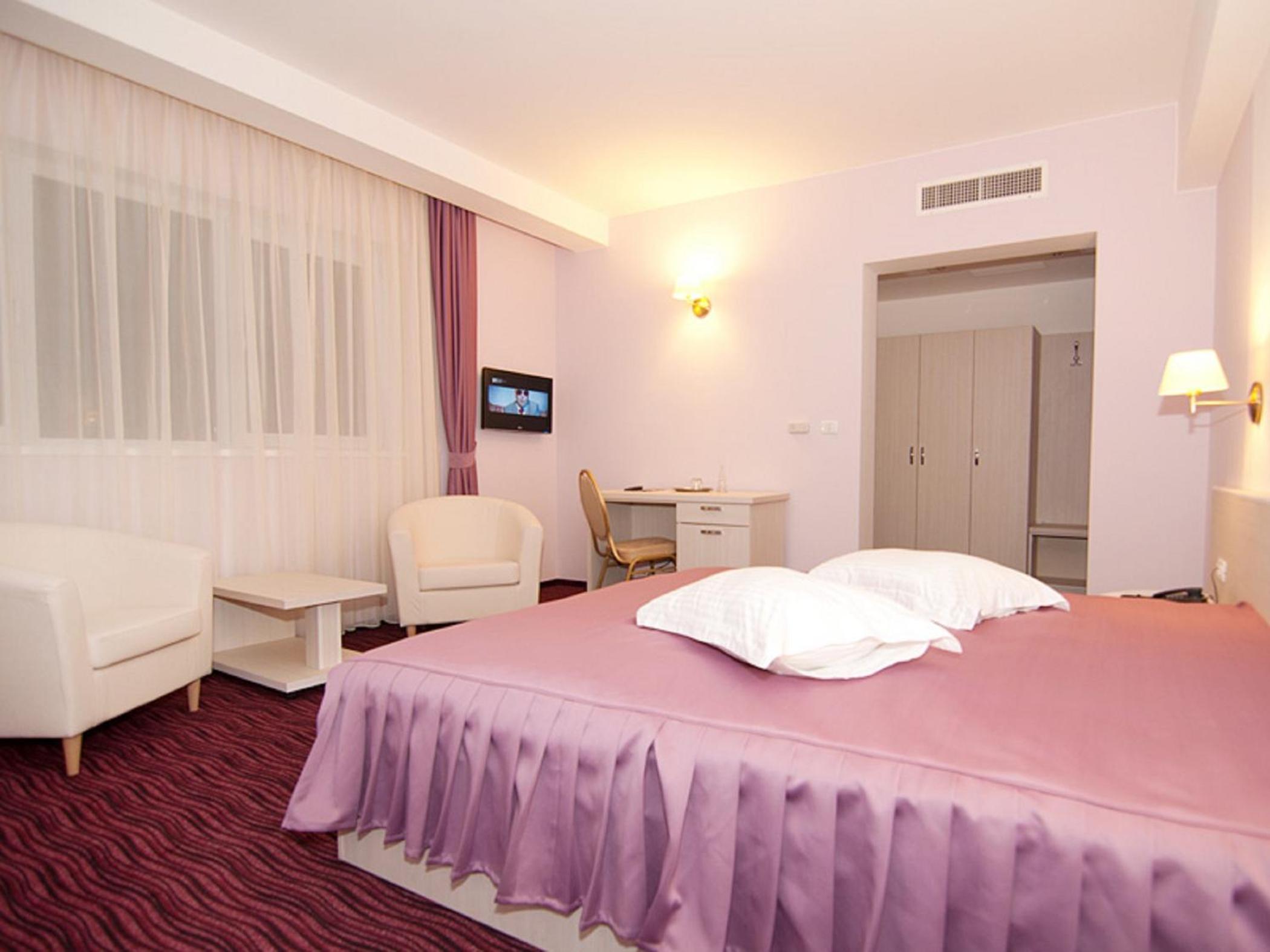 Double Room with Indoor Pool and Jacuzzi Access