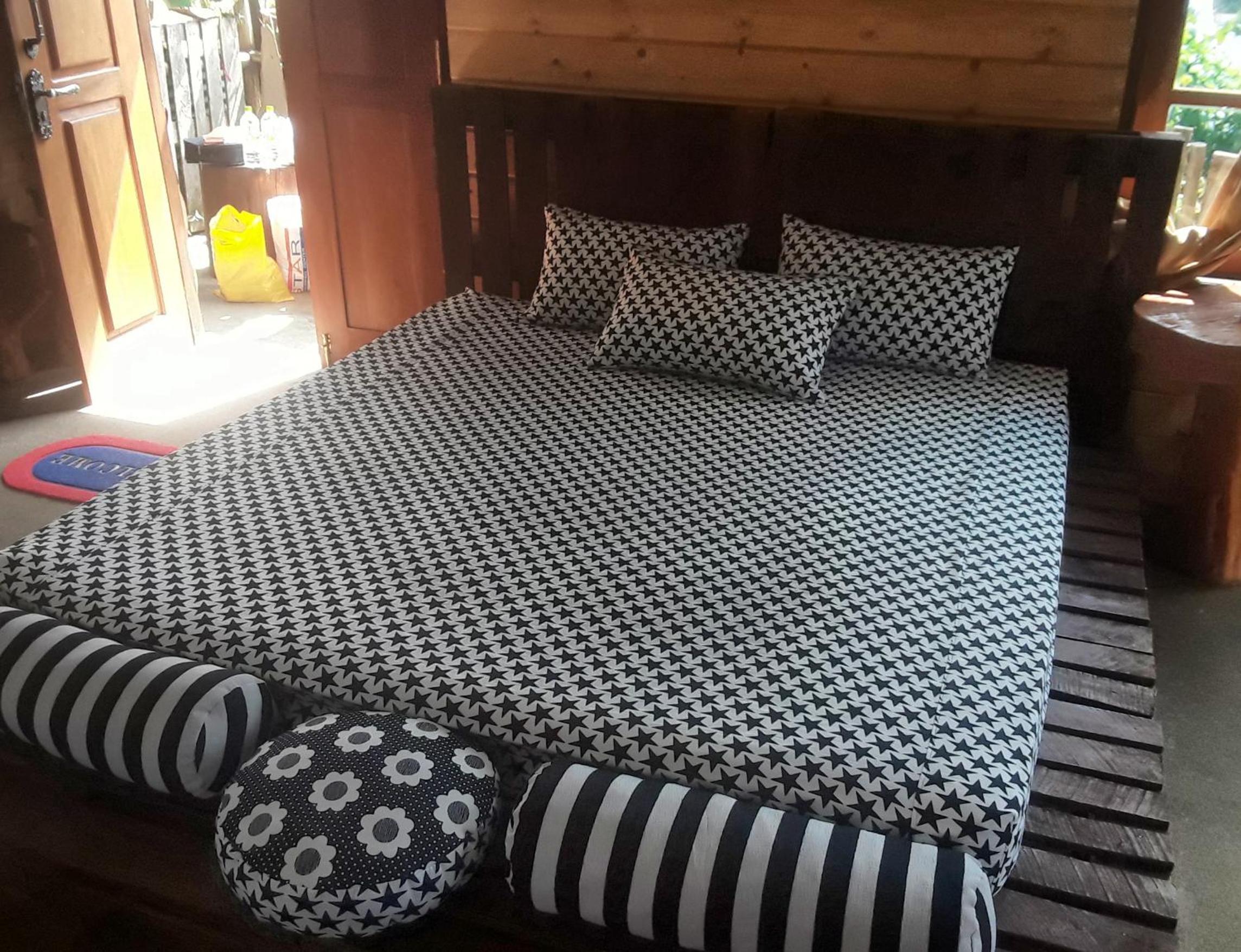 Deluxe Double Room (2 Adults + 1 Child) photo 1