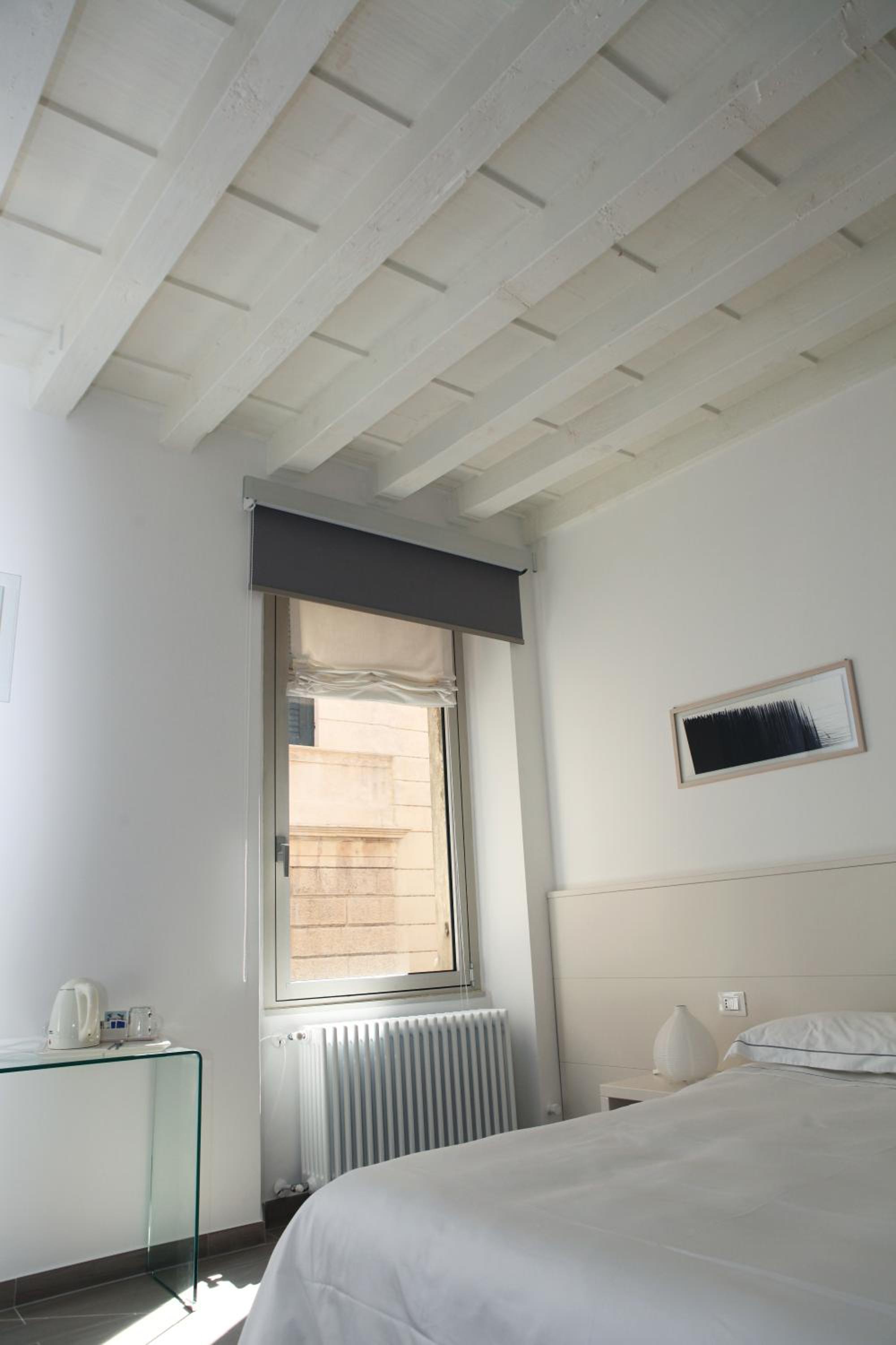 Double Room - Photo 4