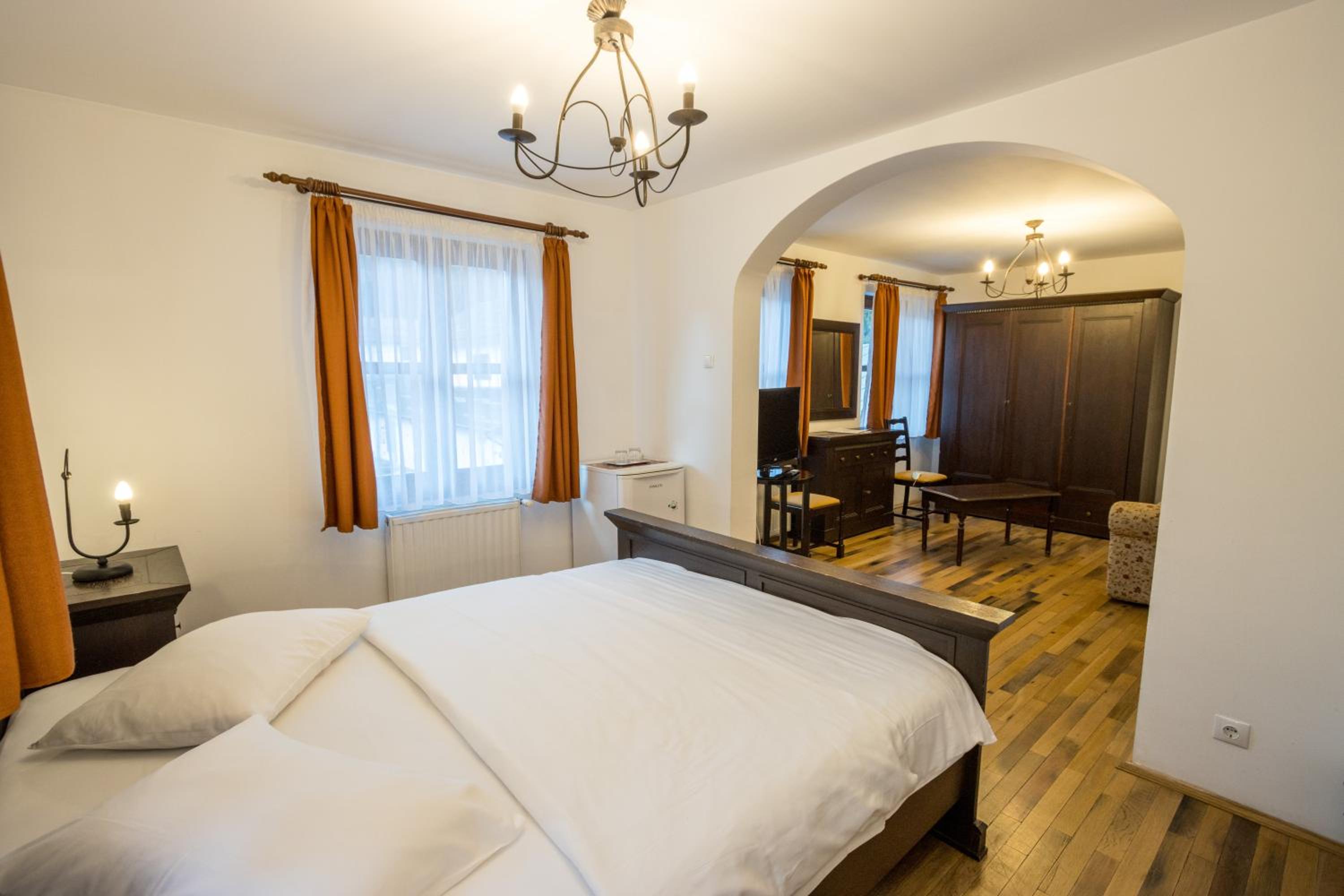 Standard One-Bedroom Suite - Photo 3