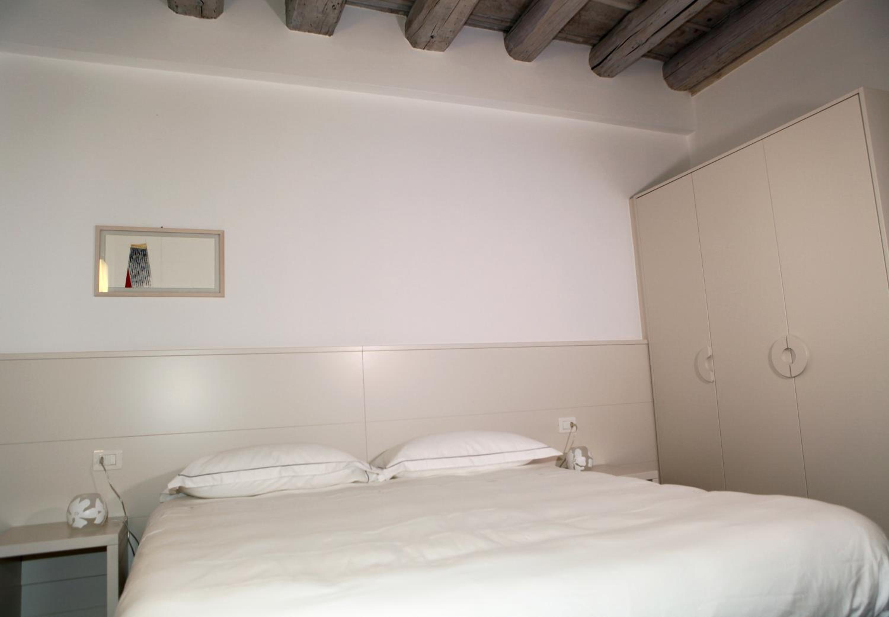 Double Room - Photo 21
