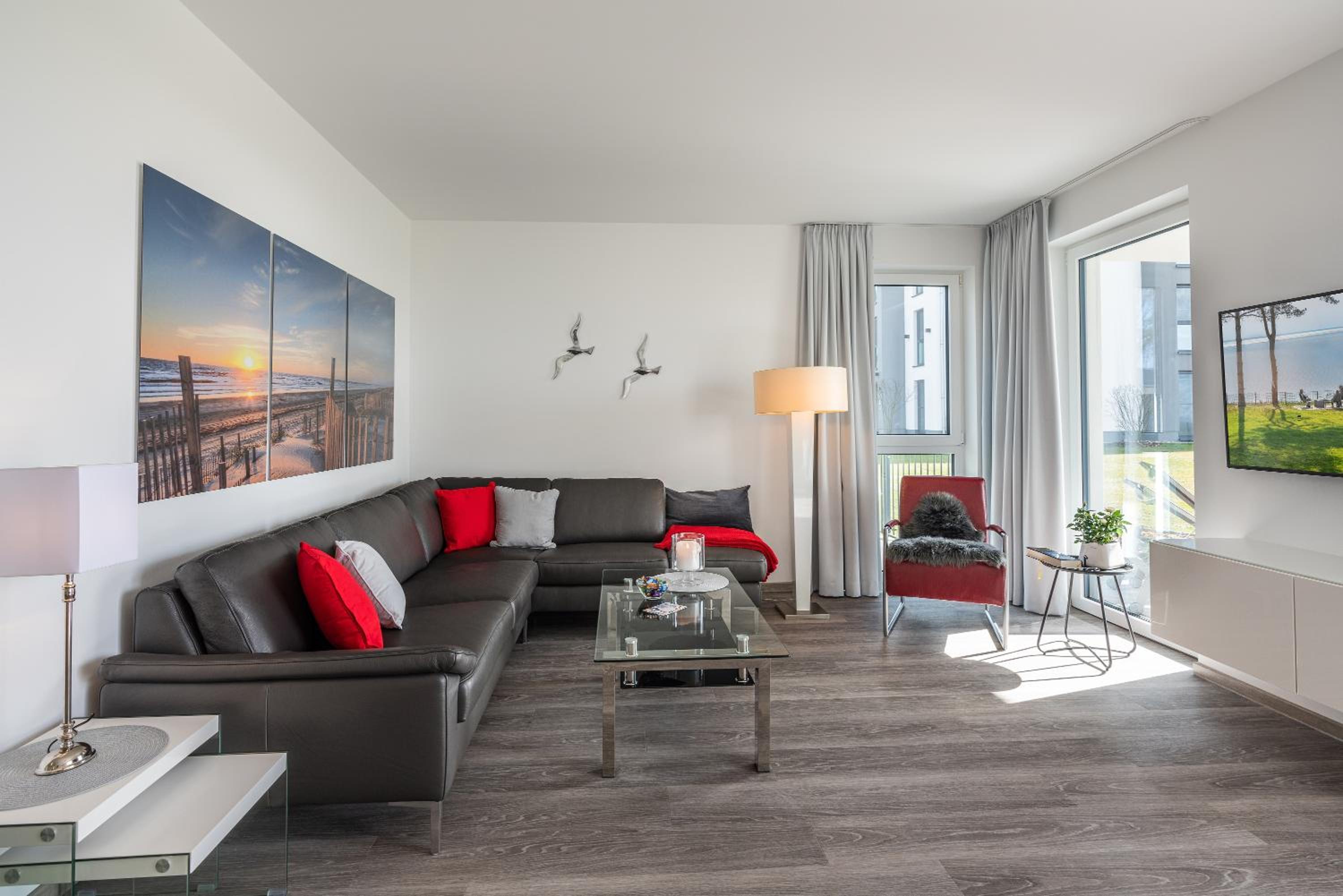 Three-Bedroom Apartment with Terrace photo 1