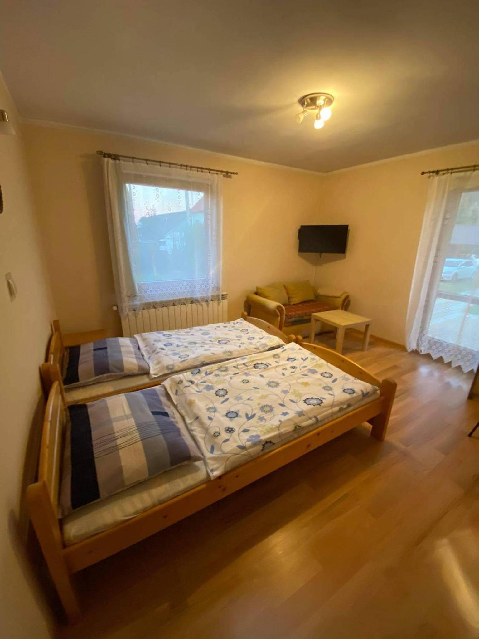 Double Room - Photo 6